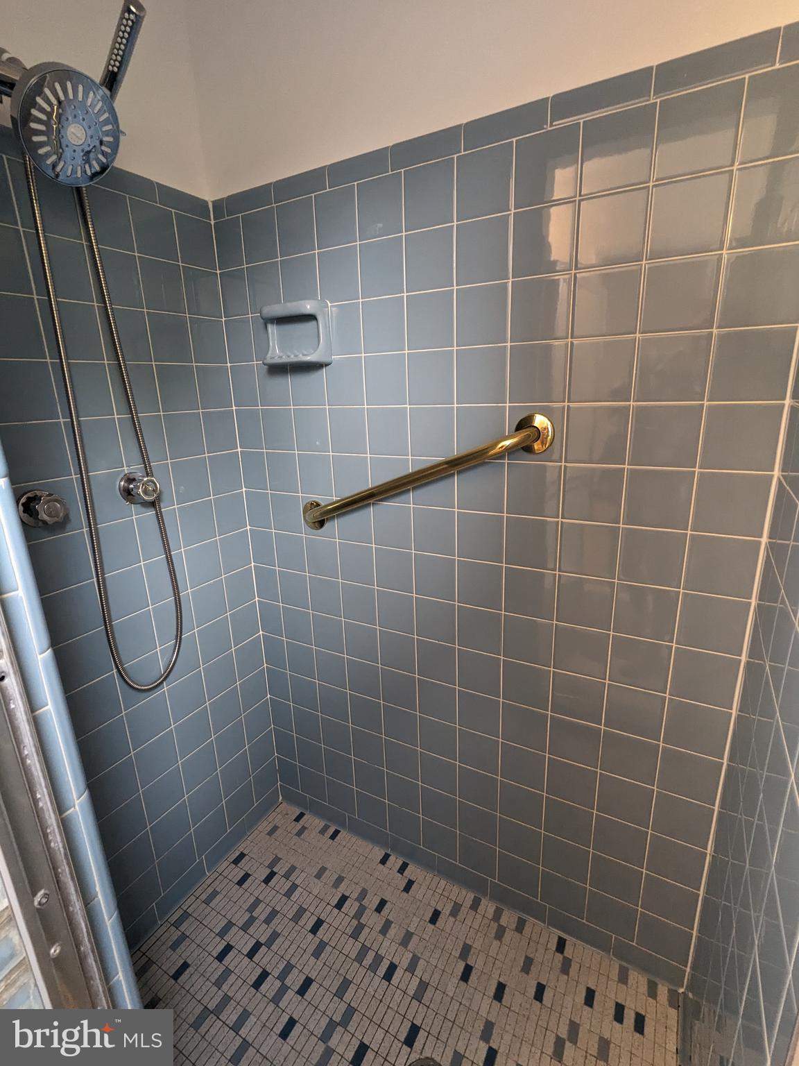 ARLINGTON HEIGHTS - Residential Lease