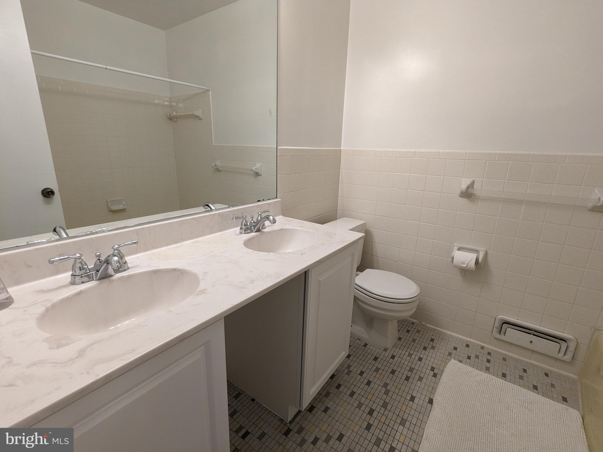 ARLINGTON HEIGHTS - Residential Lease