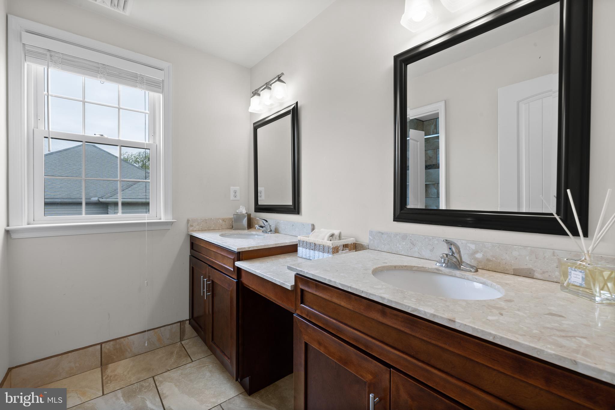 MANOA - Residential