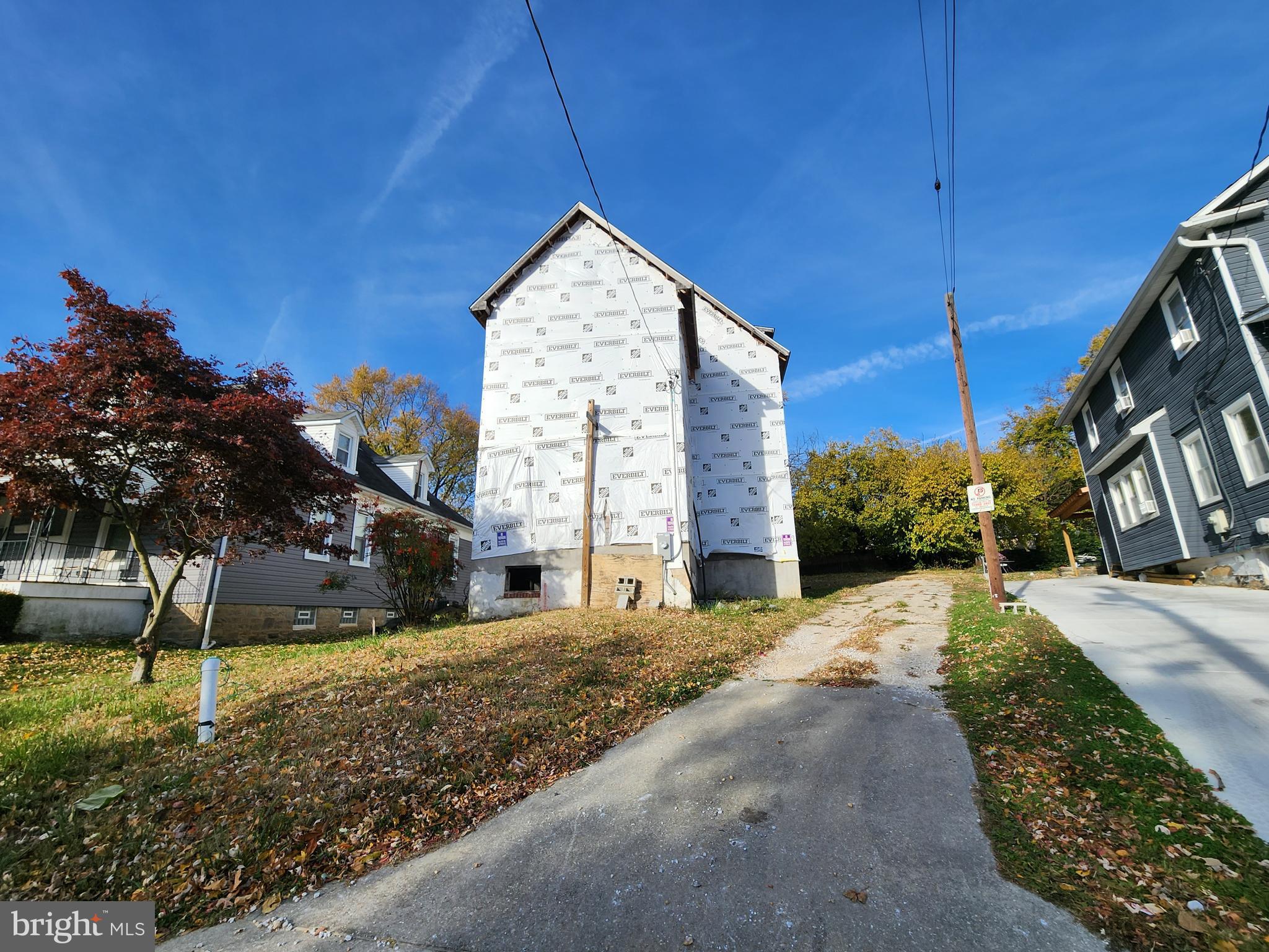 4610 HAMPNETT AVENUE