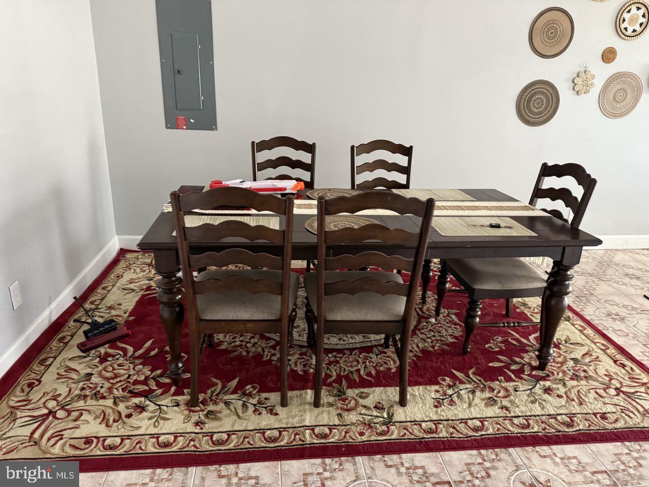 RAYMOND FARM - Residential Lease