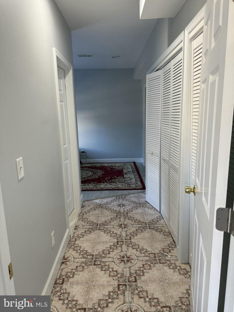 RAYMOND FARM - Residential Lease