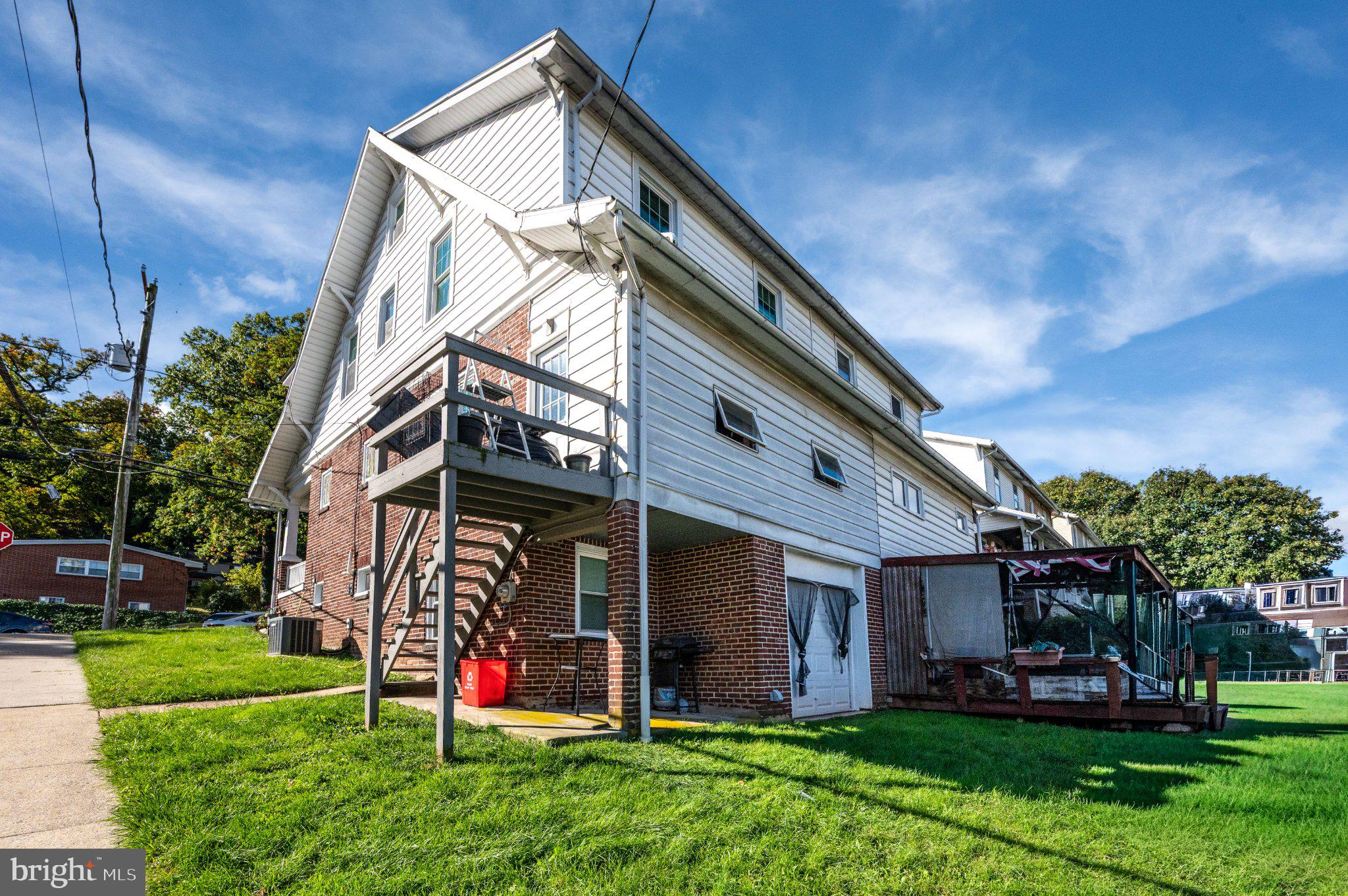 2337 FAIRVIEW AVENUE