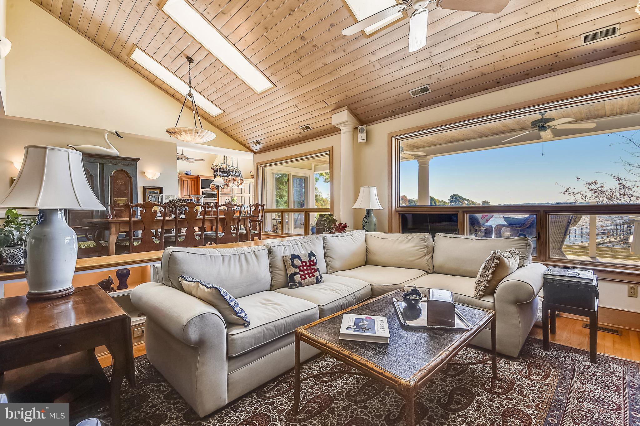 HILLSMERE SHORES - Residential