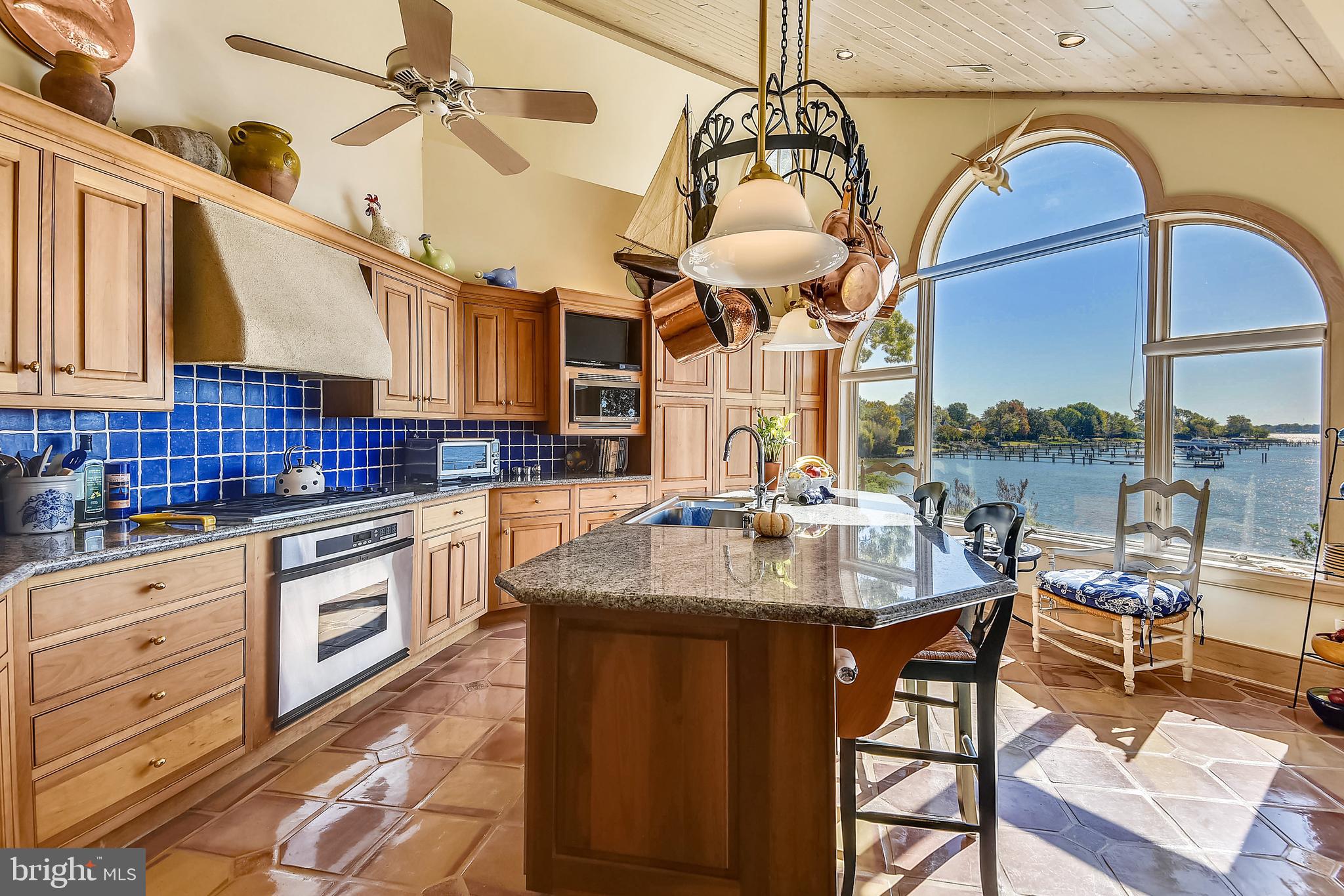 HILLSMERE SHORES - Residential