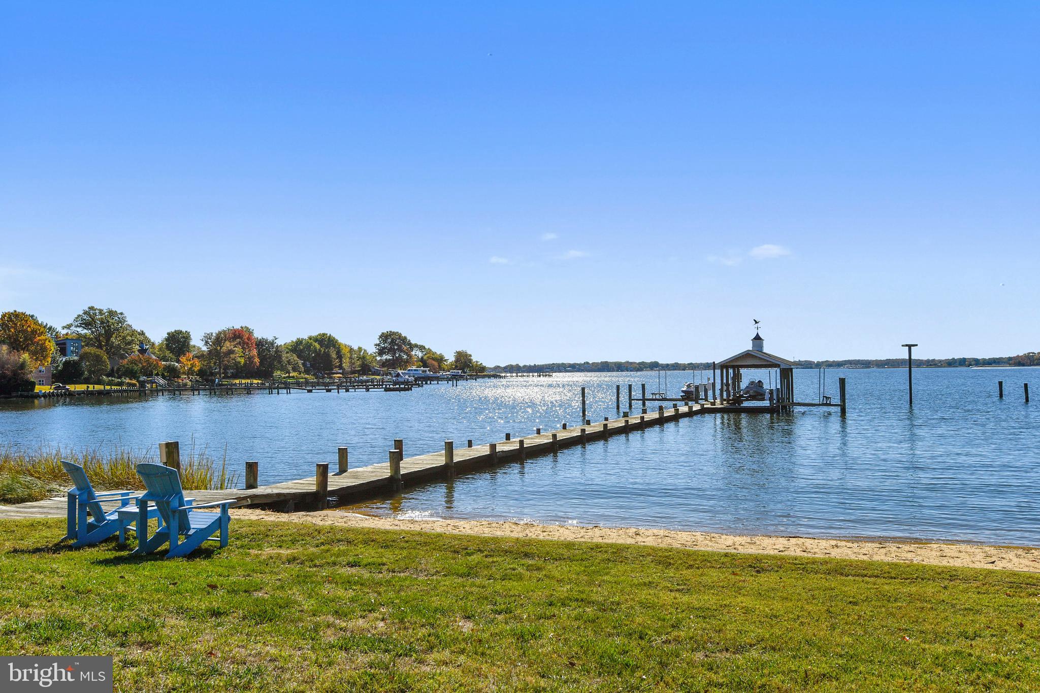 HILLSMERE SHORES - Residential