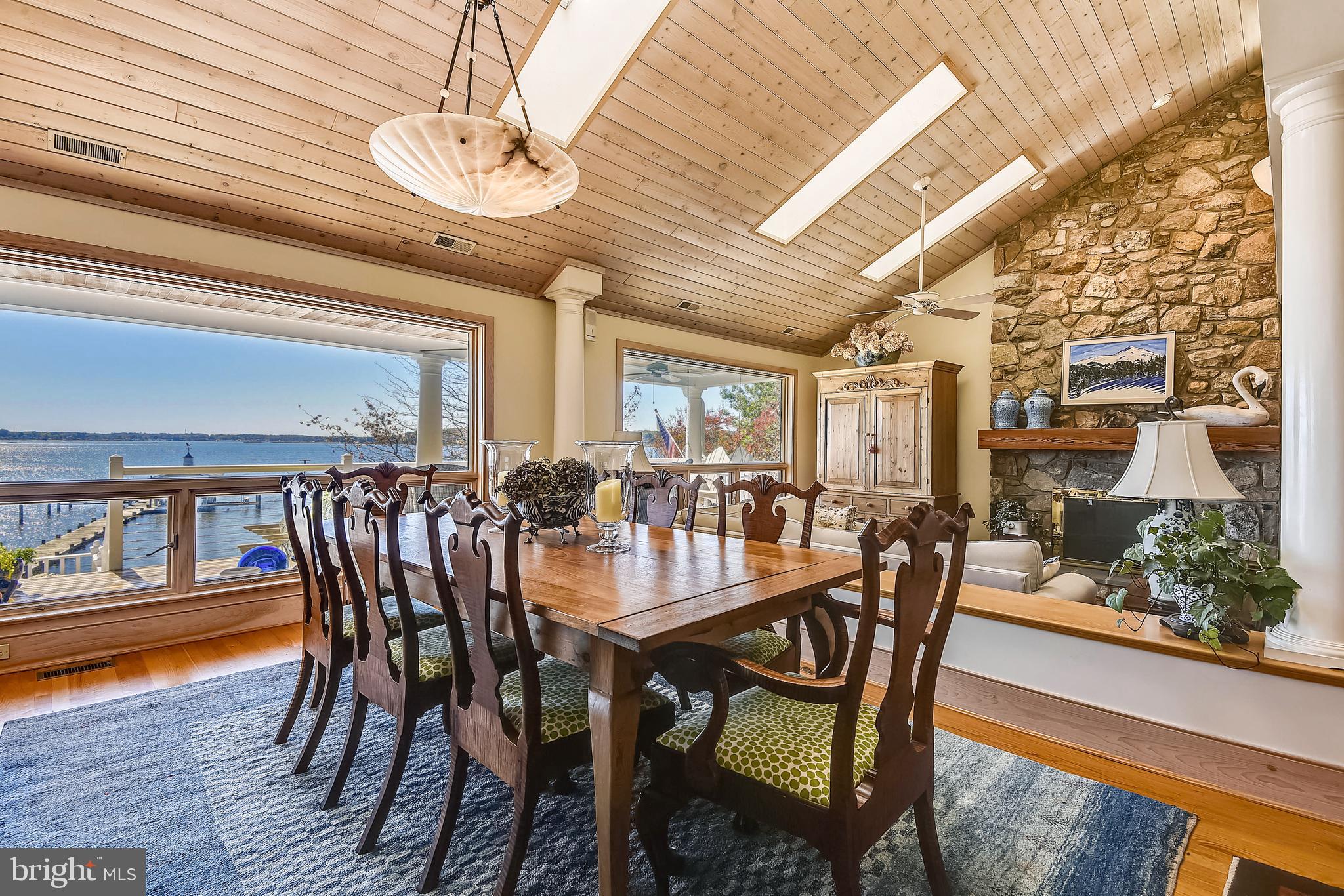 HILLSMERE SHORES - Residential