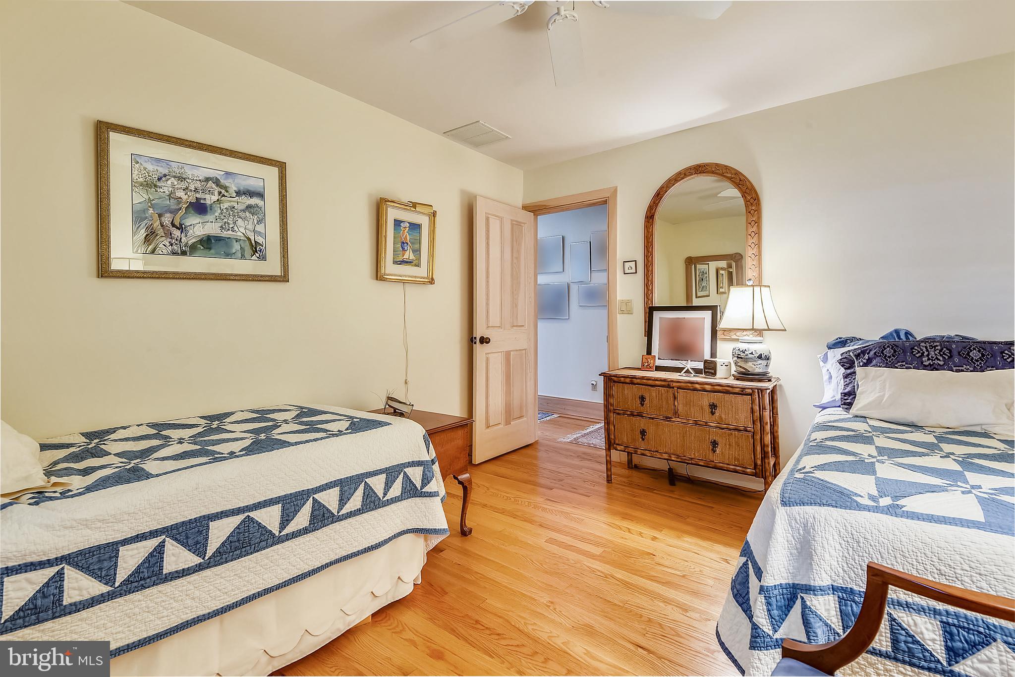 HILLSMERE SHORES - Residential