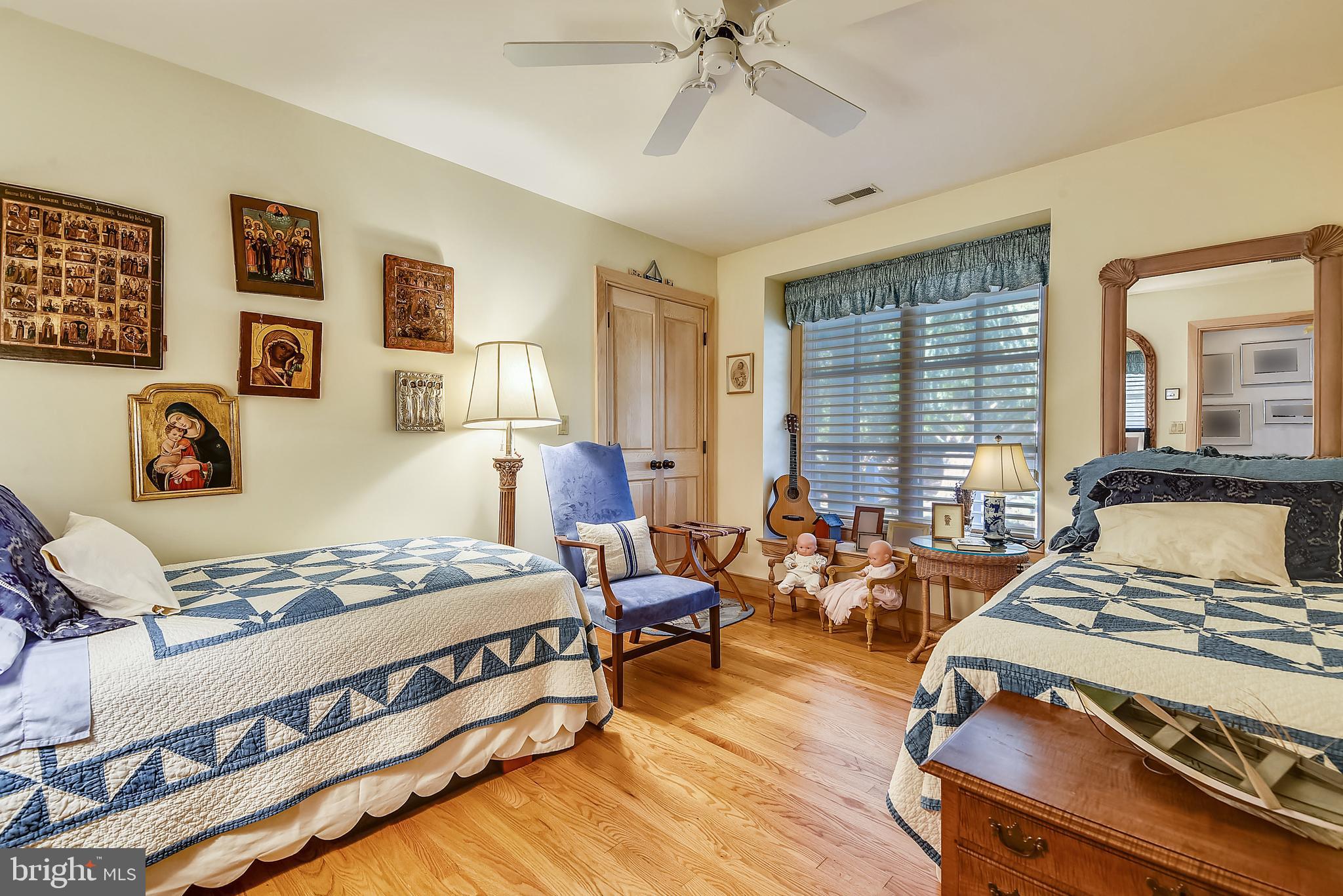 HILLSMERE SHORES - Residential