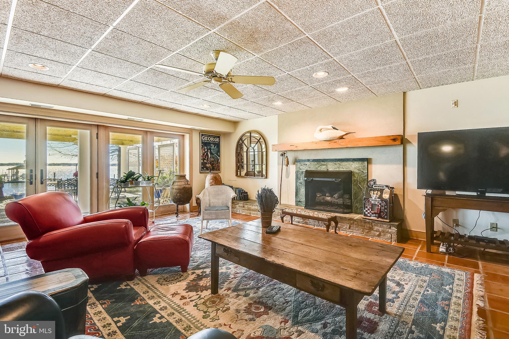 HILLSMERE SHORES - Residential