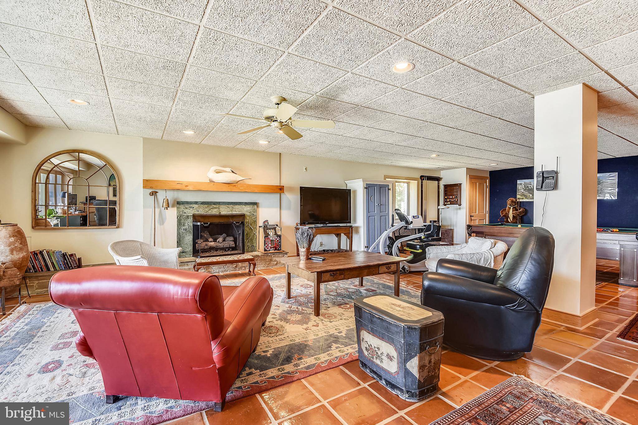 HILLSMERE SHORES - Residential