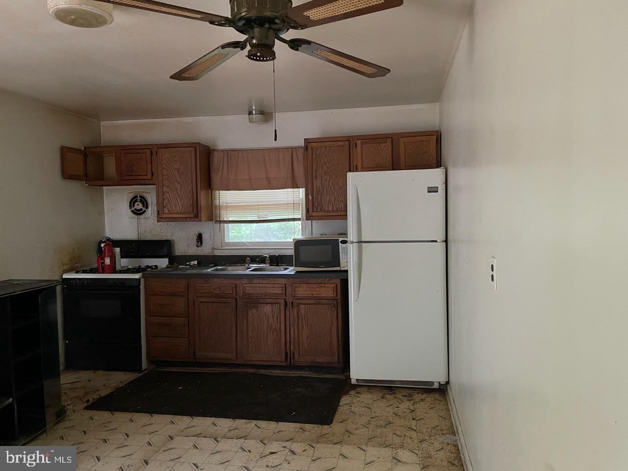 24671 NICHOLS STREET