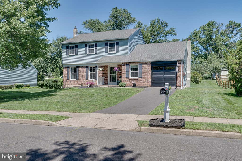 Photo of 327 Lenape Lane, CHALFONT, PA 18914 (MLS # PABU2127312)