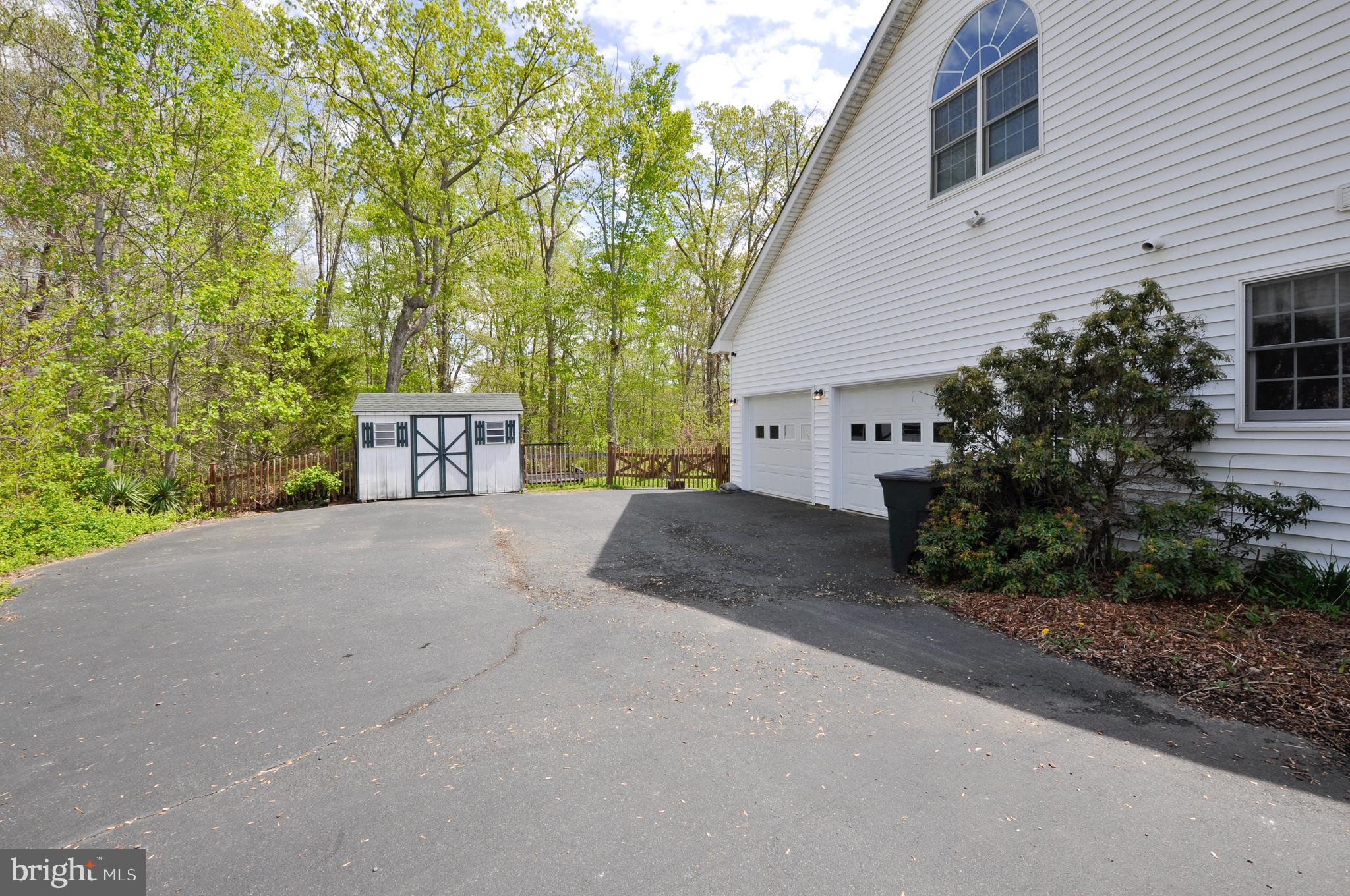 THE HILLS AT SNOWDEN - Residential