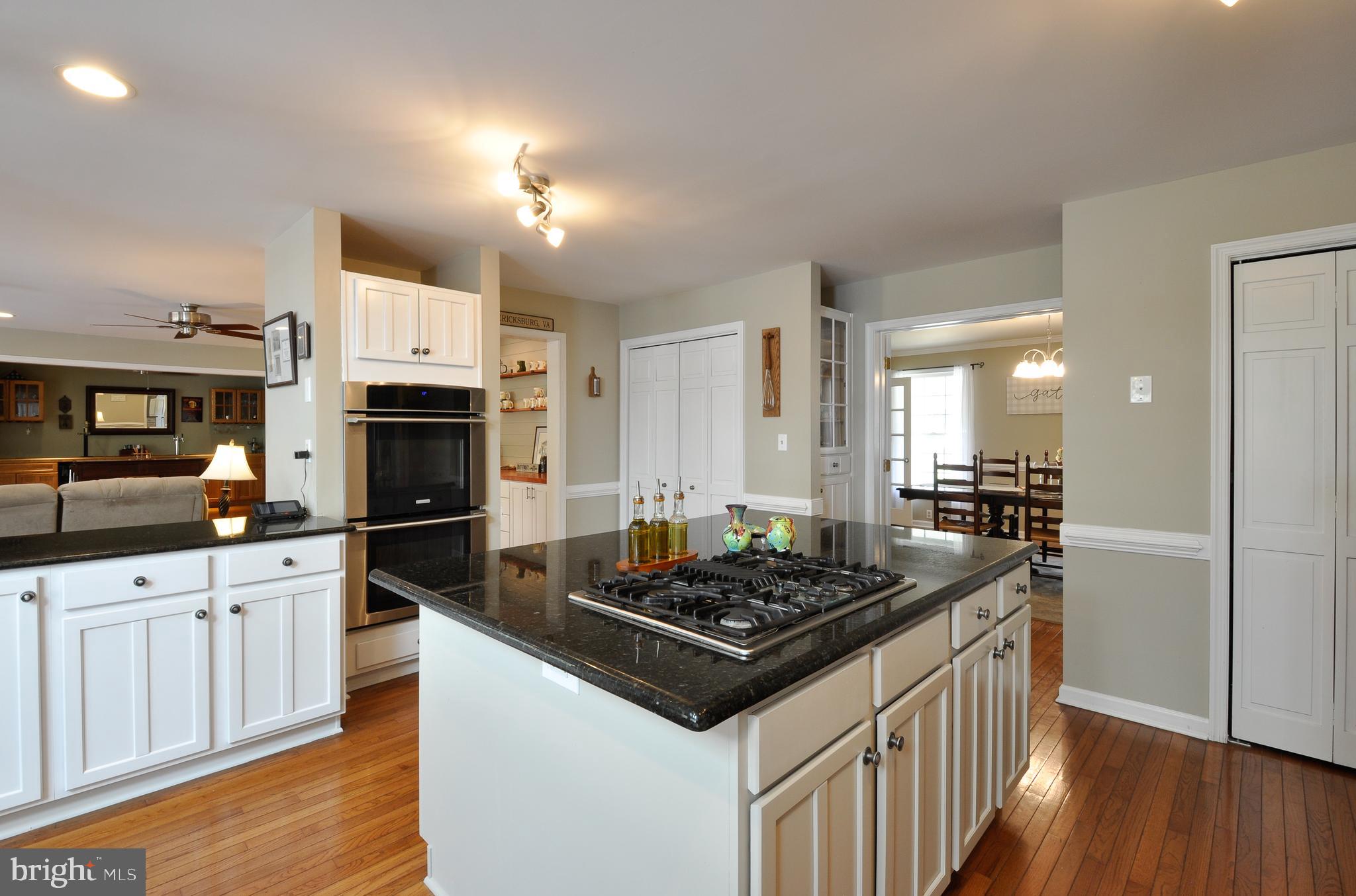 THE HILLS AT SNOWDEN - Residential