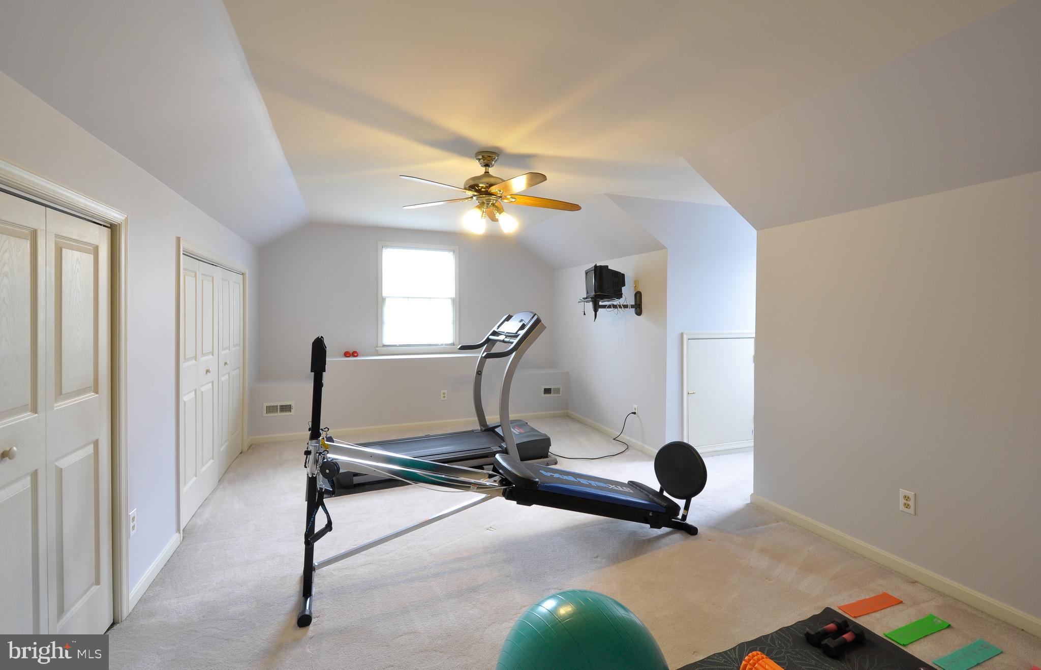 THE HILLS AT SNOWDEN - Residential