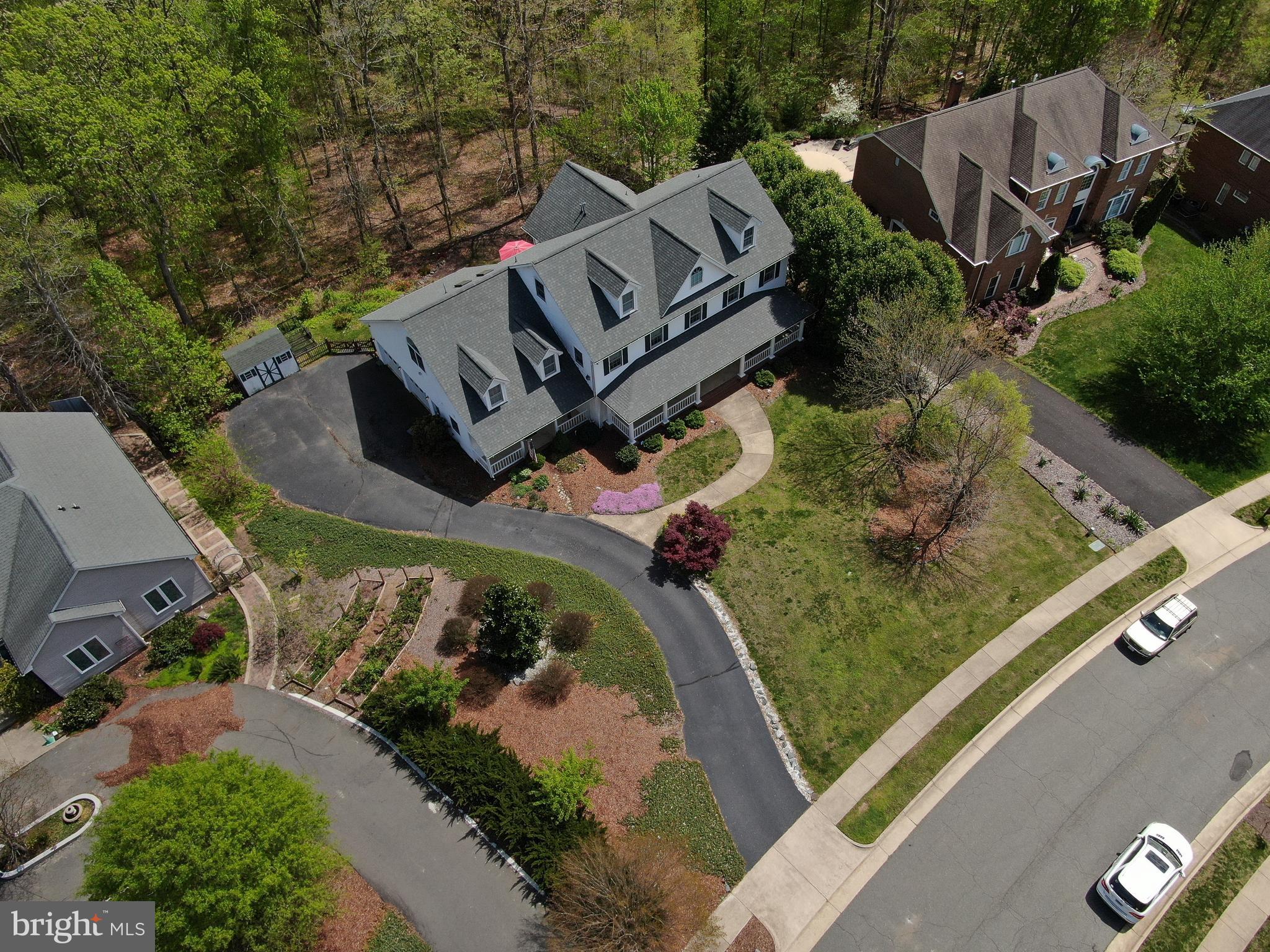 THE HILLS AT SNOWDEN - Residential