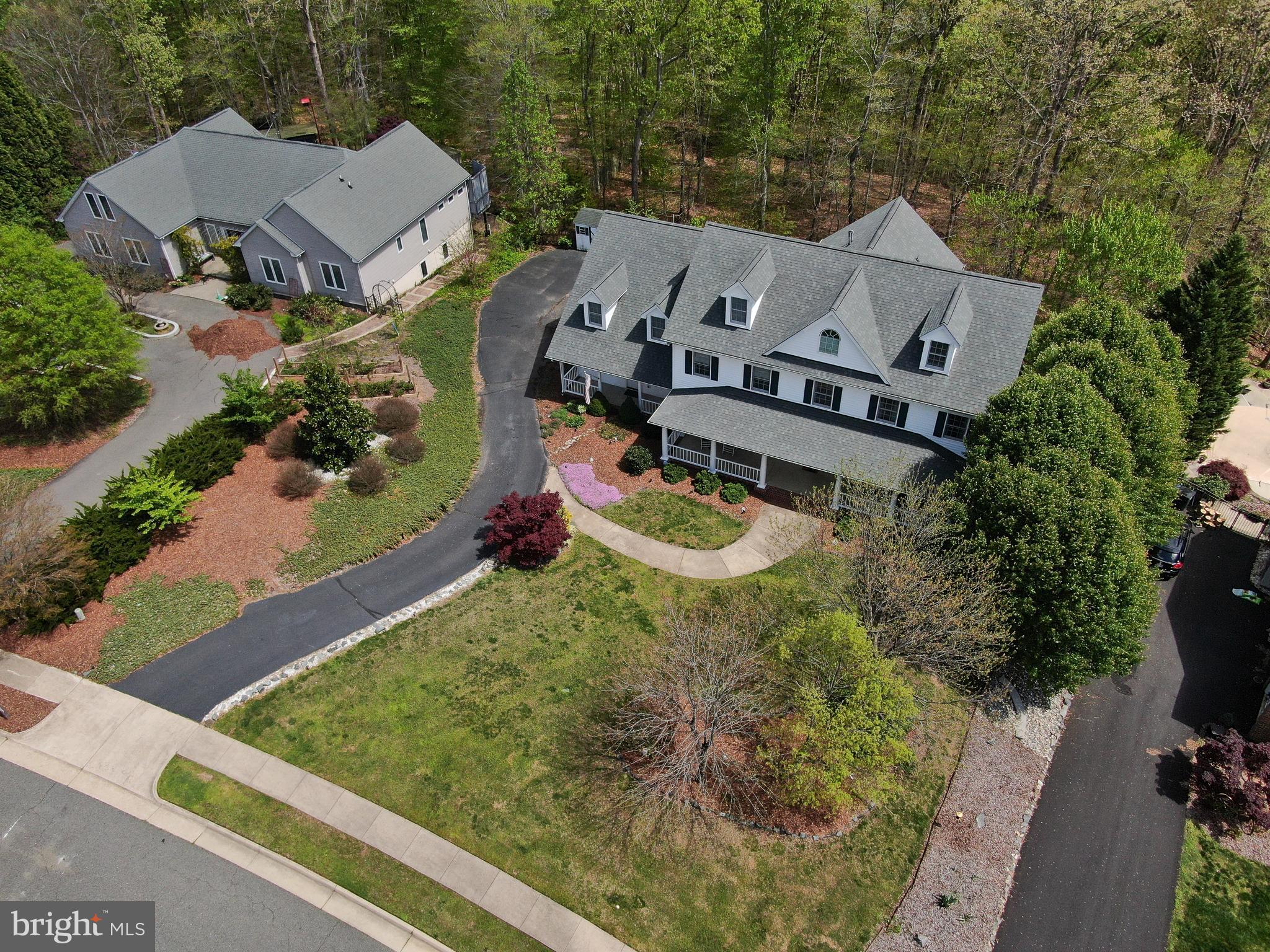 THE HILLS AT SNOWDEN - Residential