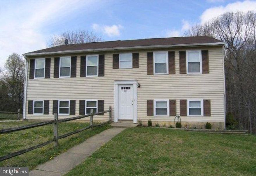 CALLING ALL FIRST TIME HOMEBUYERS! PERFECT STARTER HOME WITH A NEW ROOF, FRESH PAINT + PRACTICAL FLOOR PLAN. INCLUDES STORAGE SHED AND LARGE DECK IN THE REAR YARD. THIS CHARMING HOME HAS BRAND NEW WASHER & DRYER, AND EXTRA STORAGE HAS BEEN INSTALLED IN THE DINING AREA. MOVE-IN READY AND PRICED TO SELL!