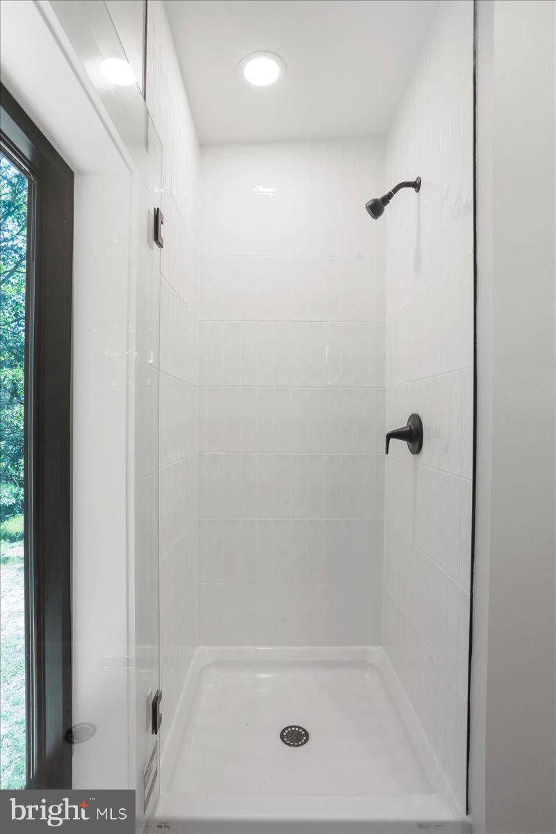 NONE UNRESTRICTED - Residential