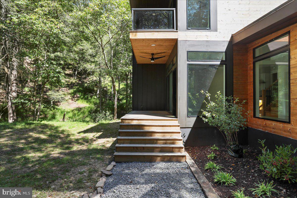 NONE UNRESTRICTED - Residential