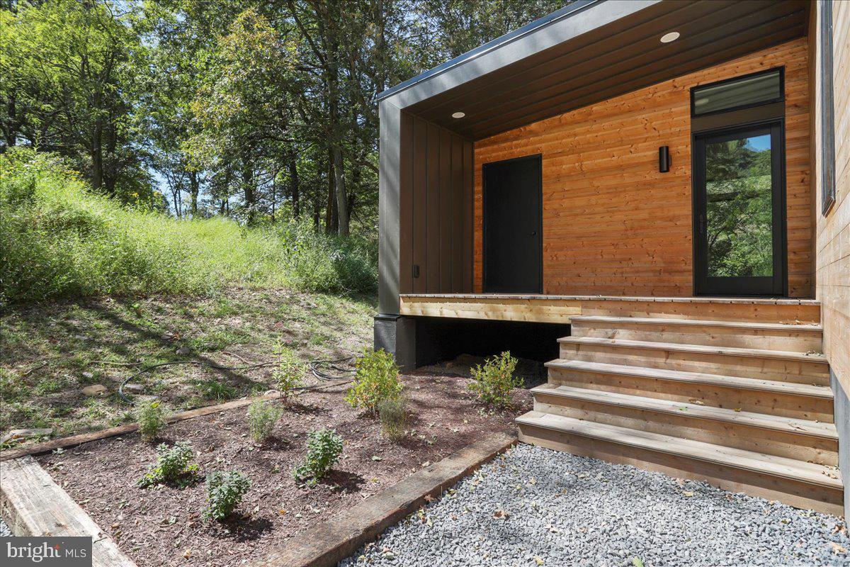 NONE UNRESTRICTED - Residential