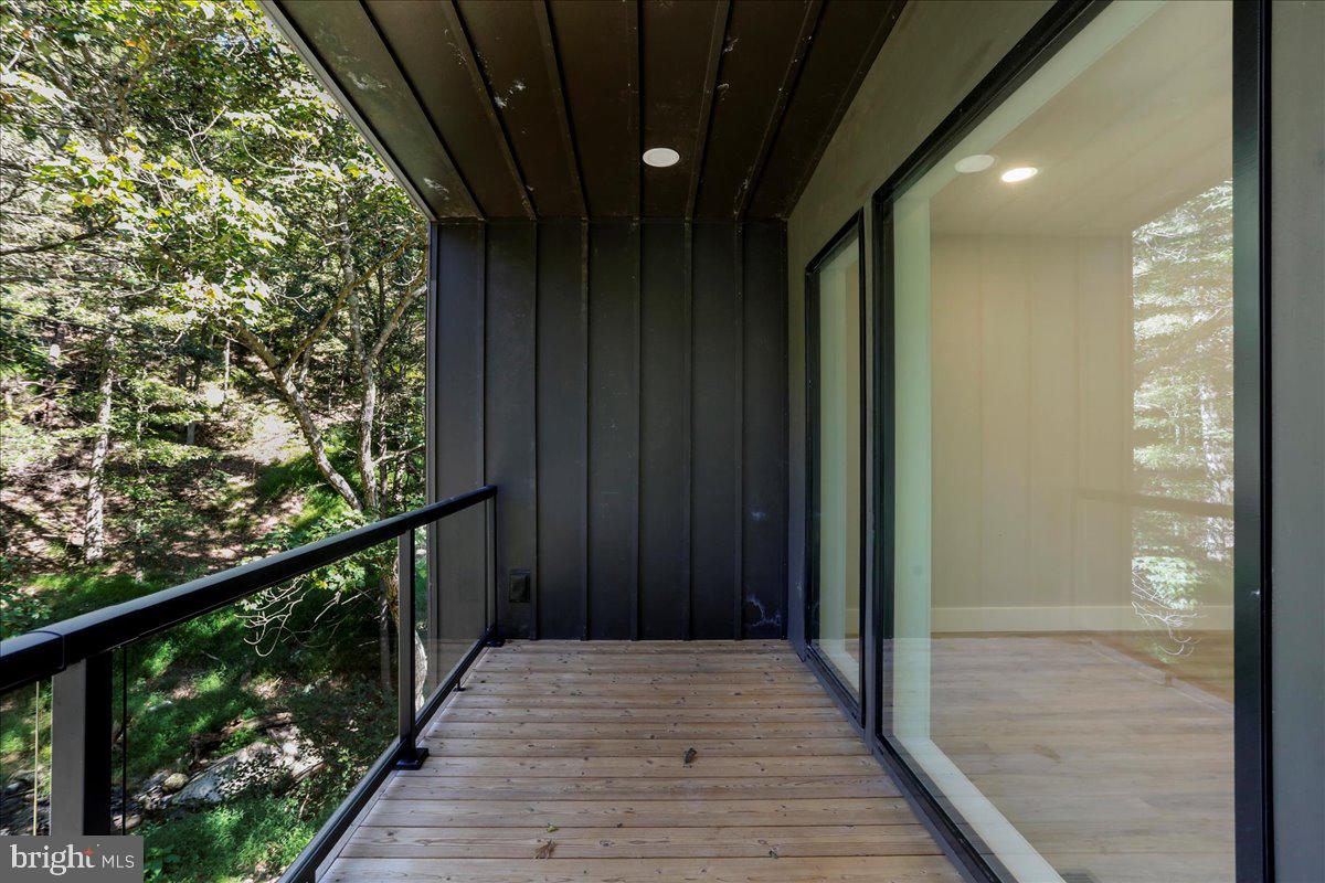 NONE UNRESTRICTED - Residential