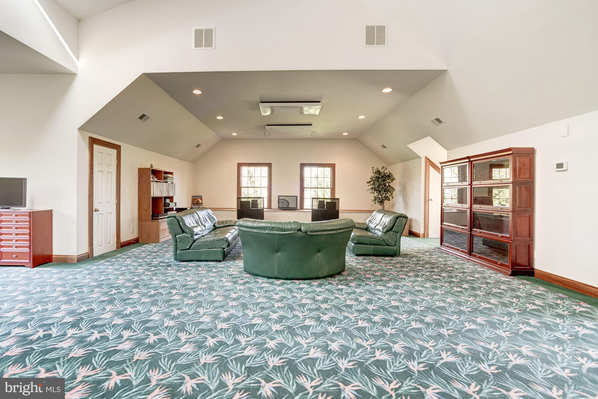 LANGLEY FOREST - Residential