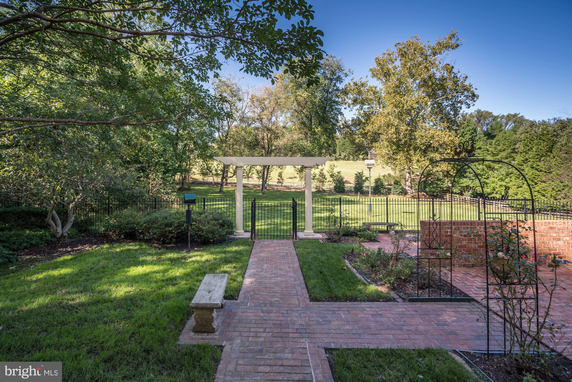 LANGLEY FOREST - Residential