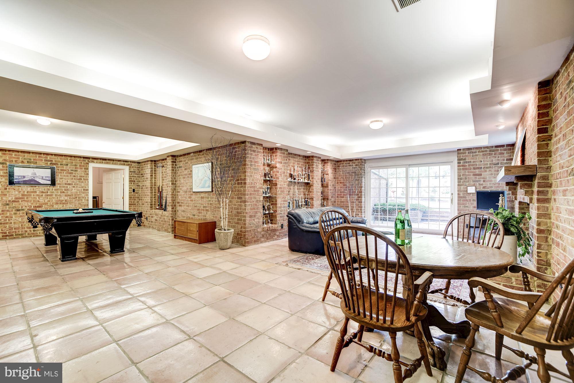 LANGLEY FOREST - Residential