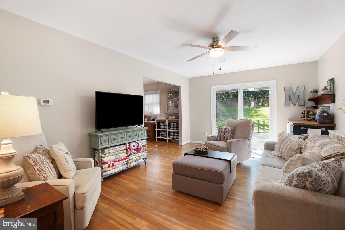 WILLIAMSBURG VILLAGE - Residential