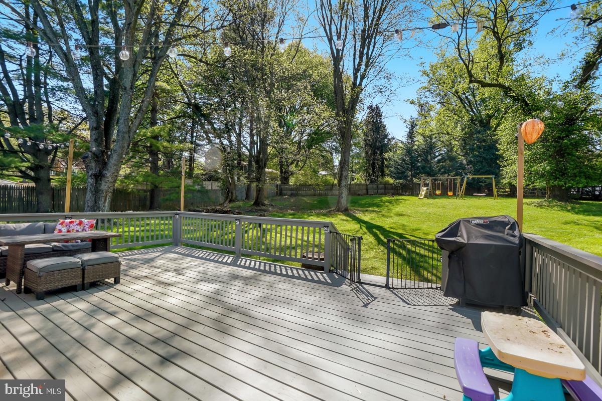 WILLIAMSBURG VILLAGE - Residential