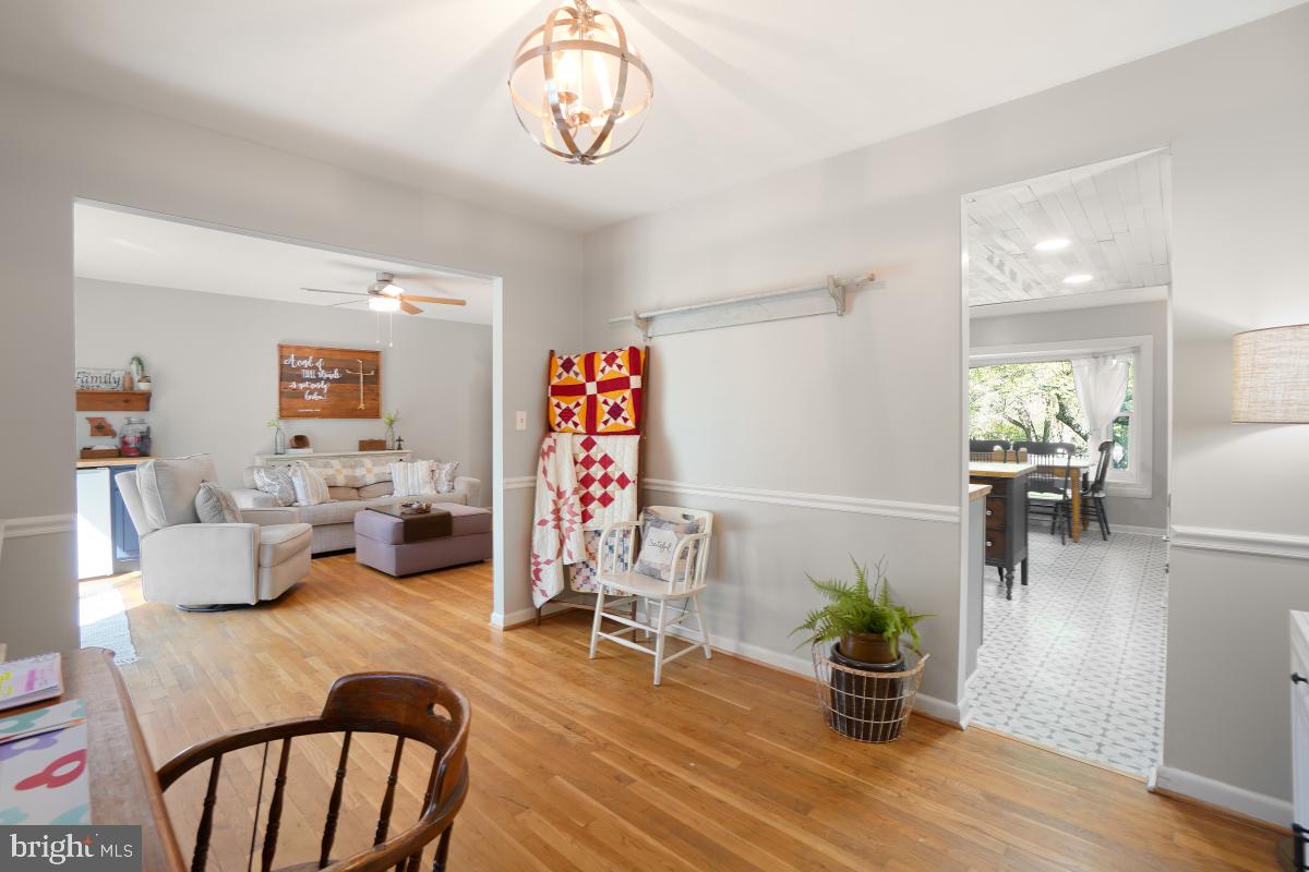 WILLIAMSBURG VILLAGE - Residential