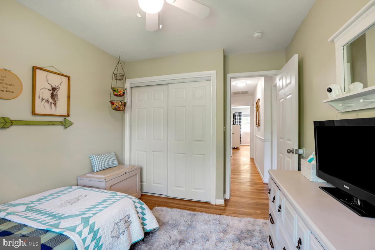 WILLIAMSBURG VILLAGE - Residential