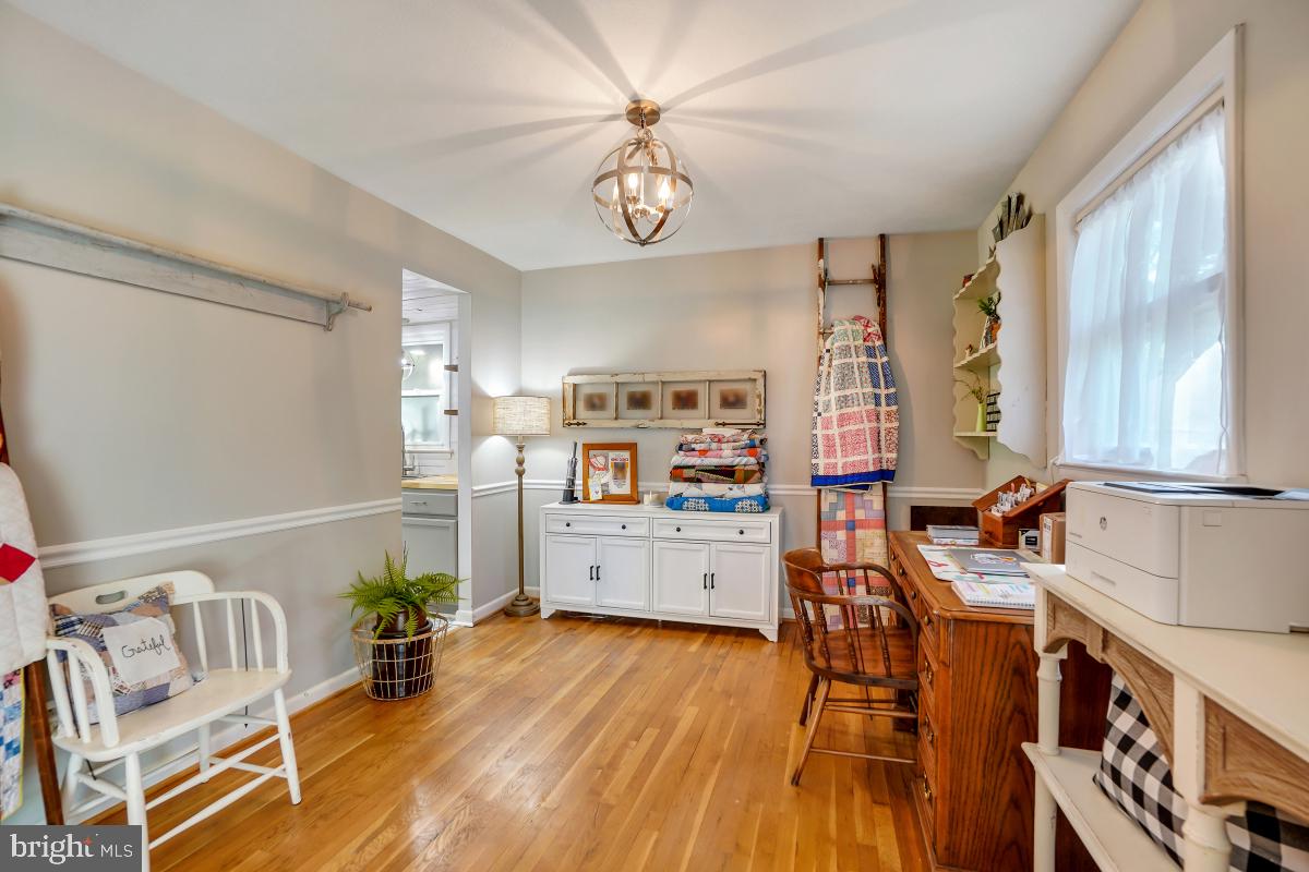 WILLIAMSBURG VILLAGE - Residential