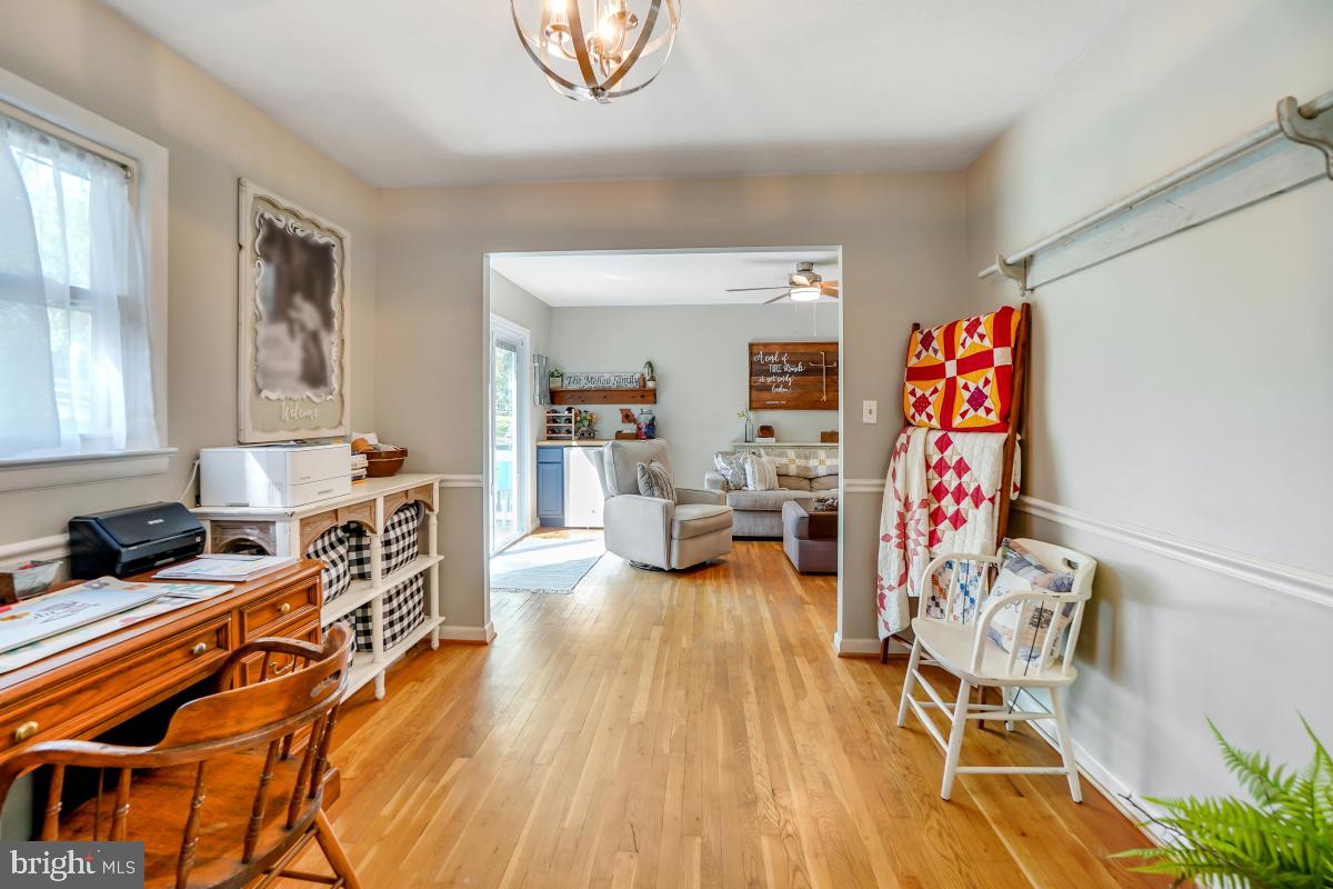 WILLIAMSBURG VILLAGE - Residential