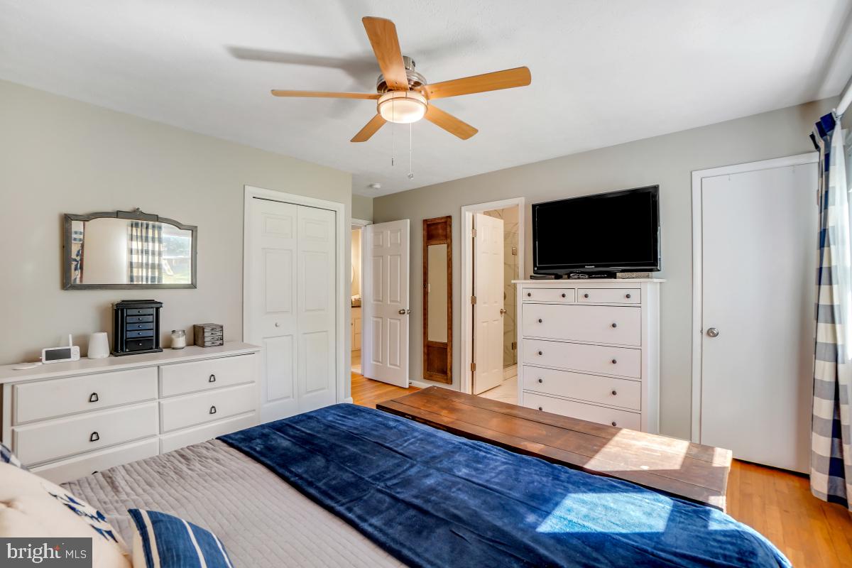 WILLIAMSBURG VILLAGE - Residential