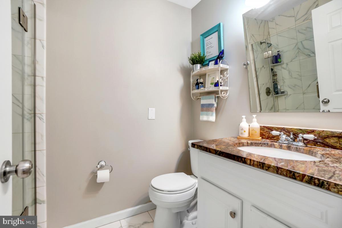 WILLIAMSBURG VILLAGE - Residential