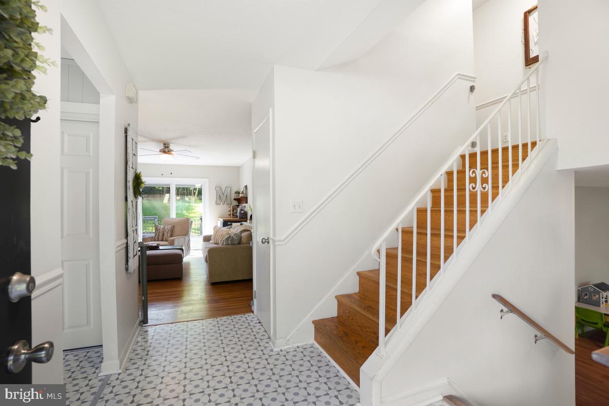 WILLIAMSBURG VILLAGE - Residential