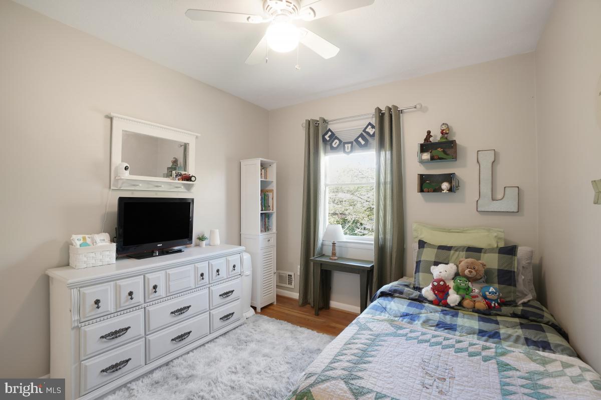 WILLIAMSBURG VILLAGE - Residential