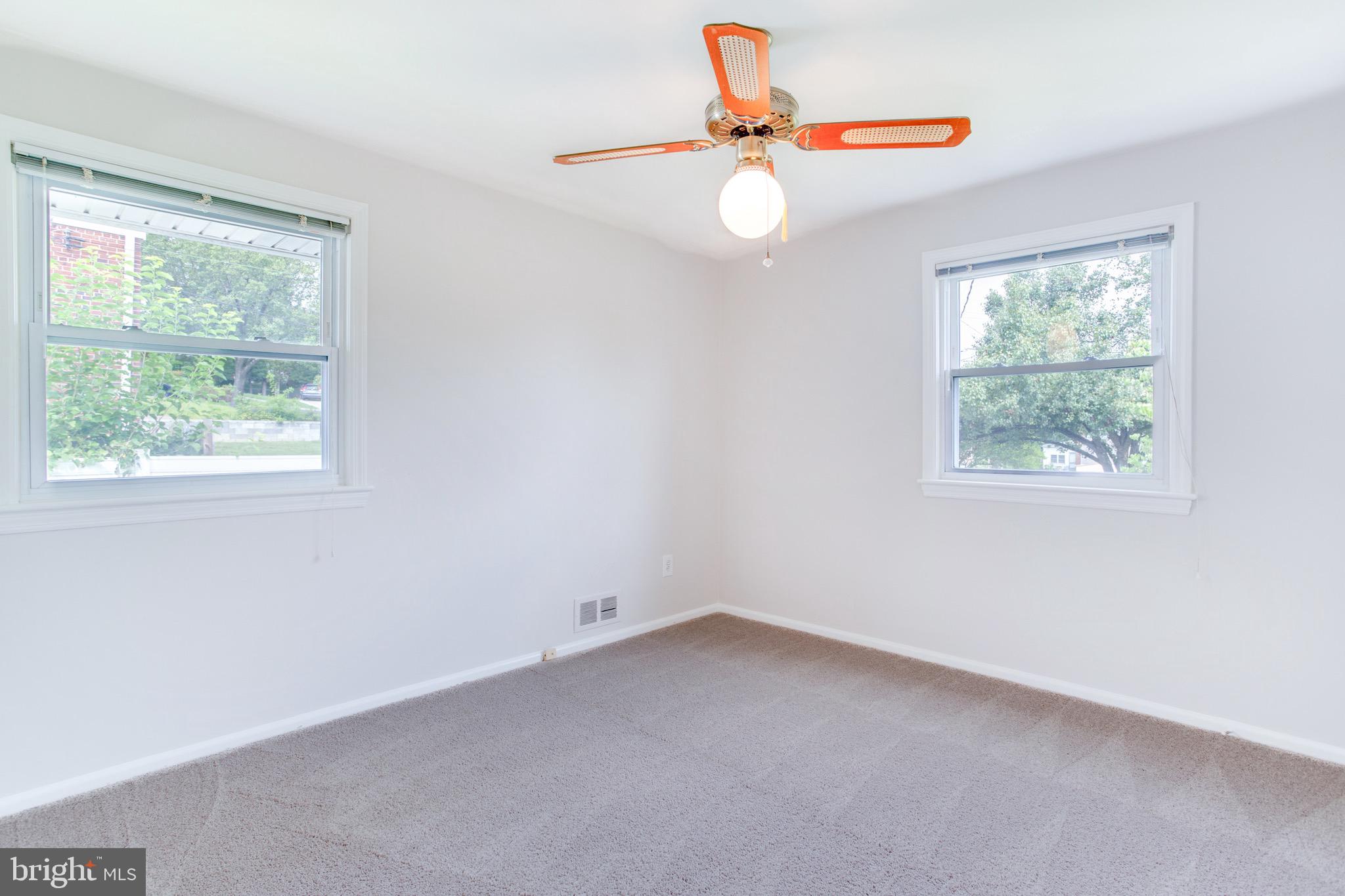 NEW CARROLLTON - Residential