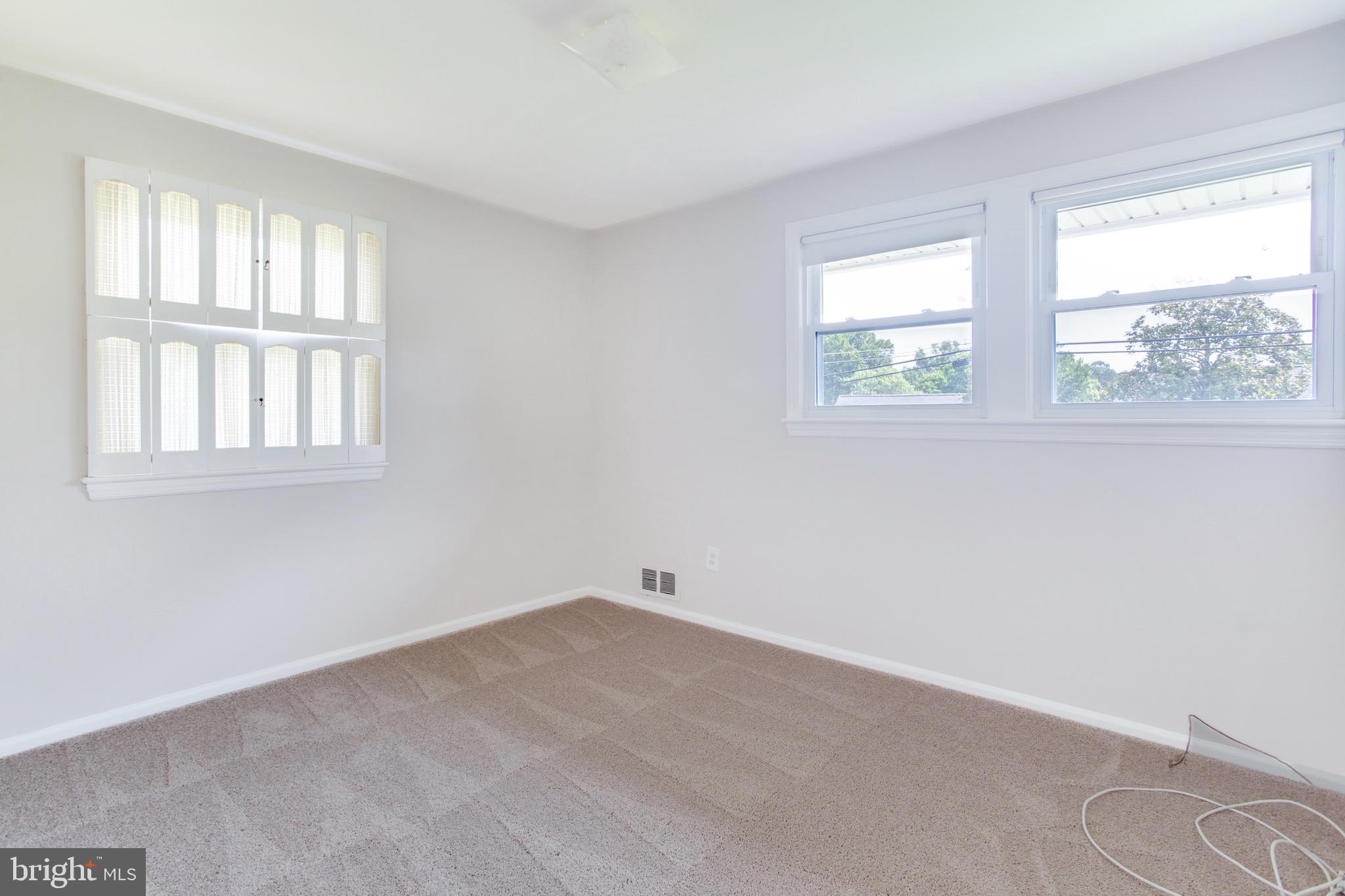 NEW CARROLLTON - Residential