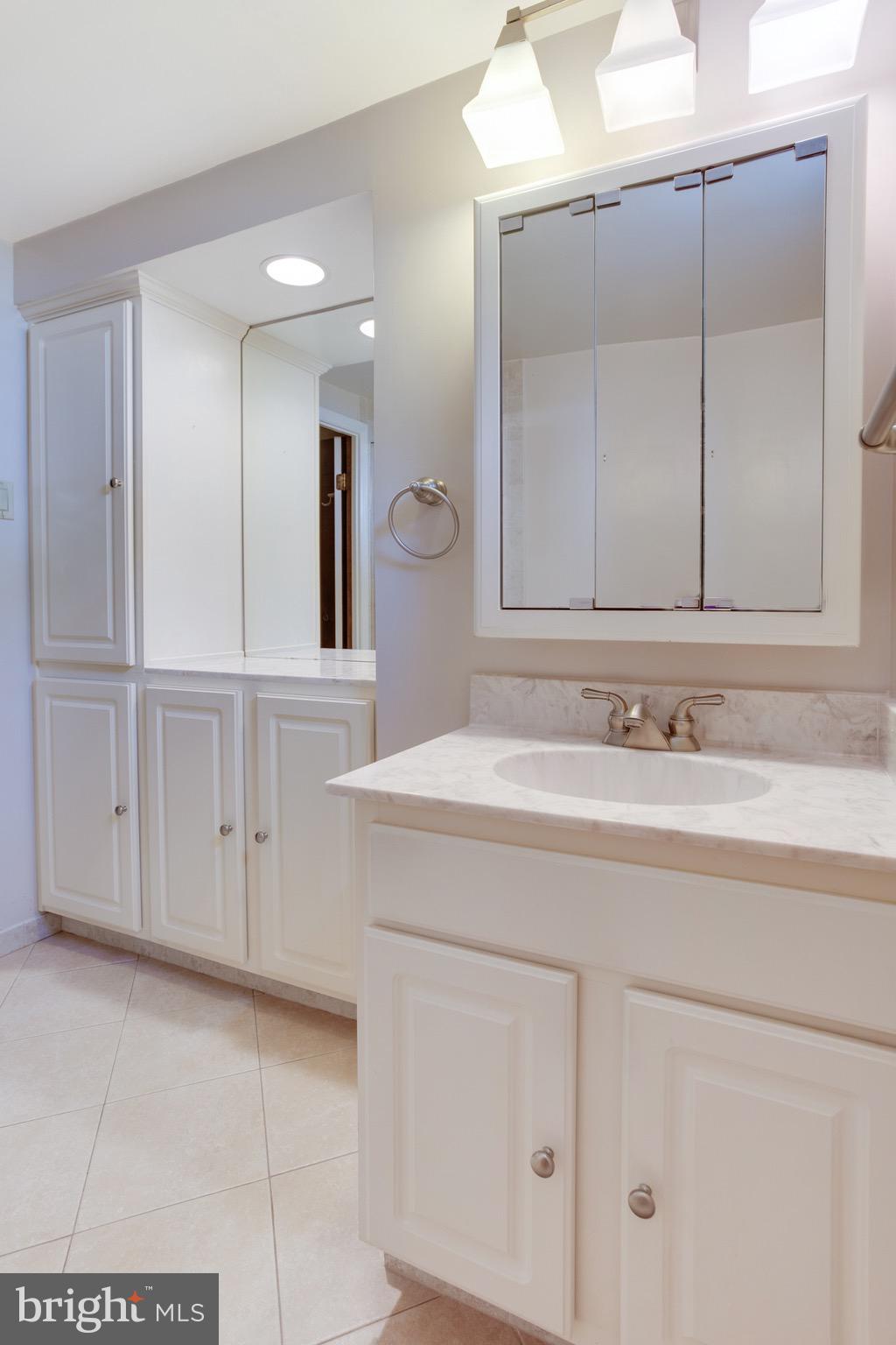 NEW CARROLLTON - Residential