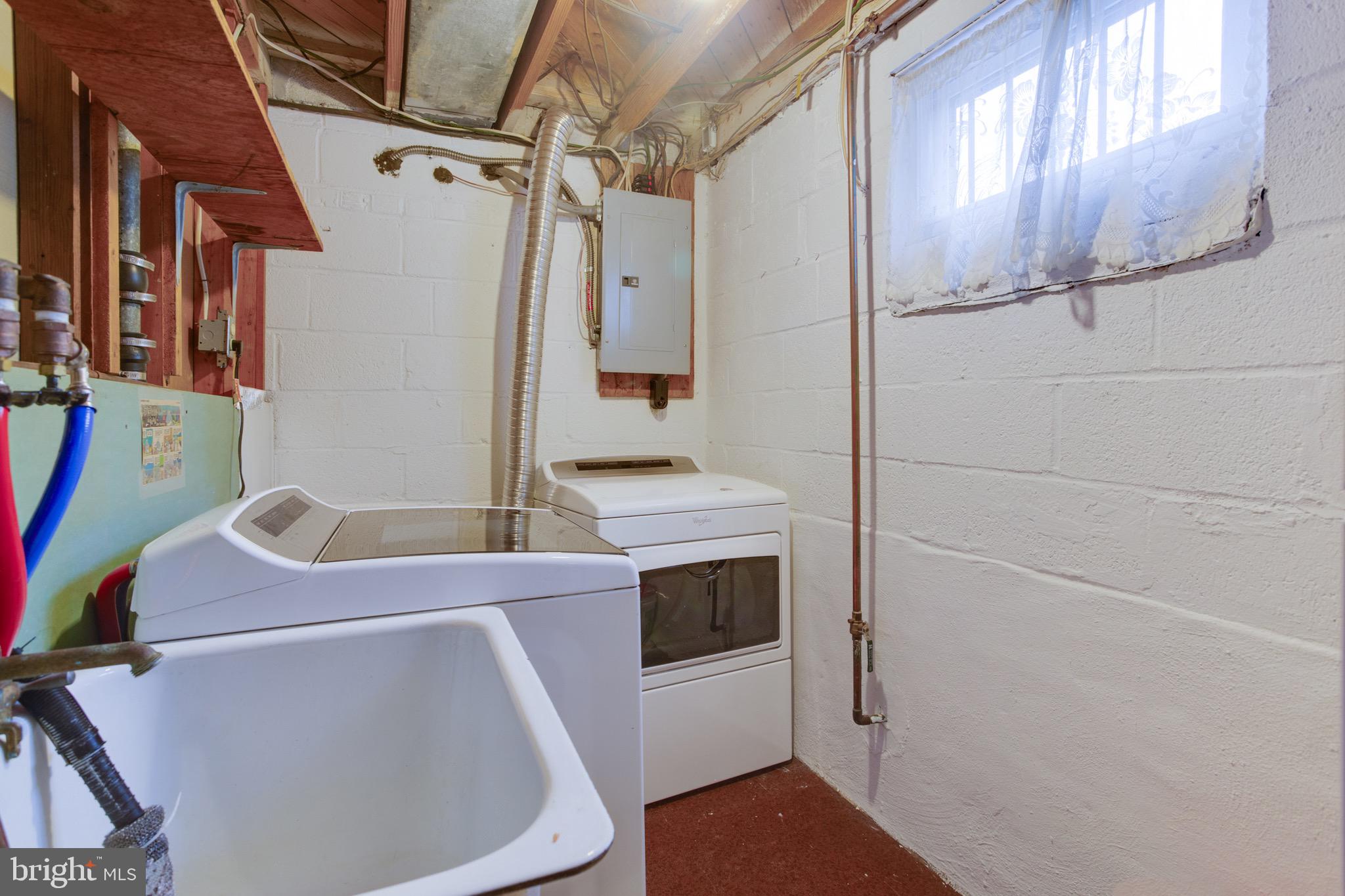 NEW CARROLLTON - Residential