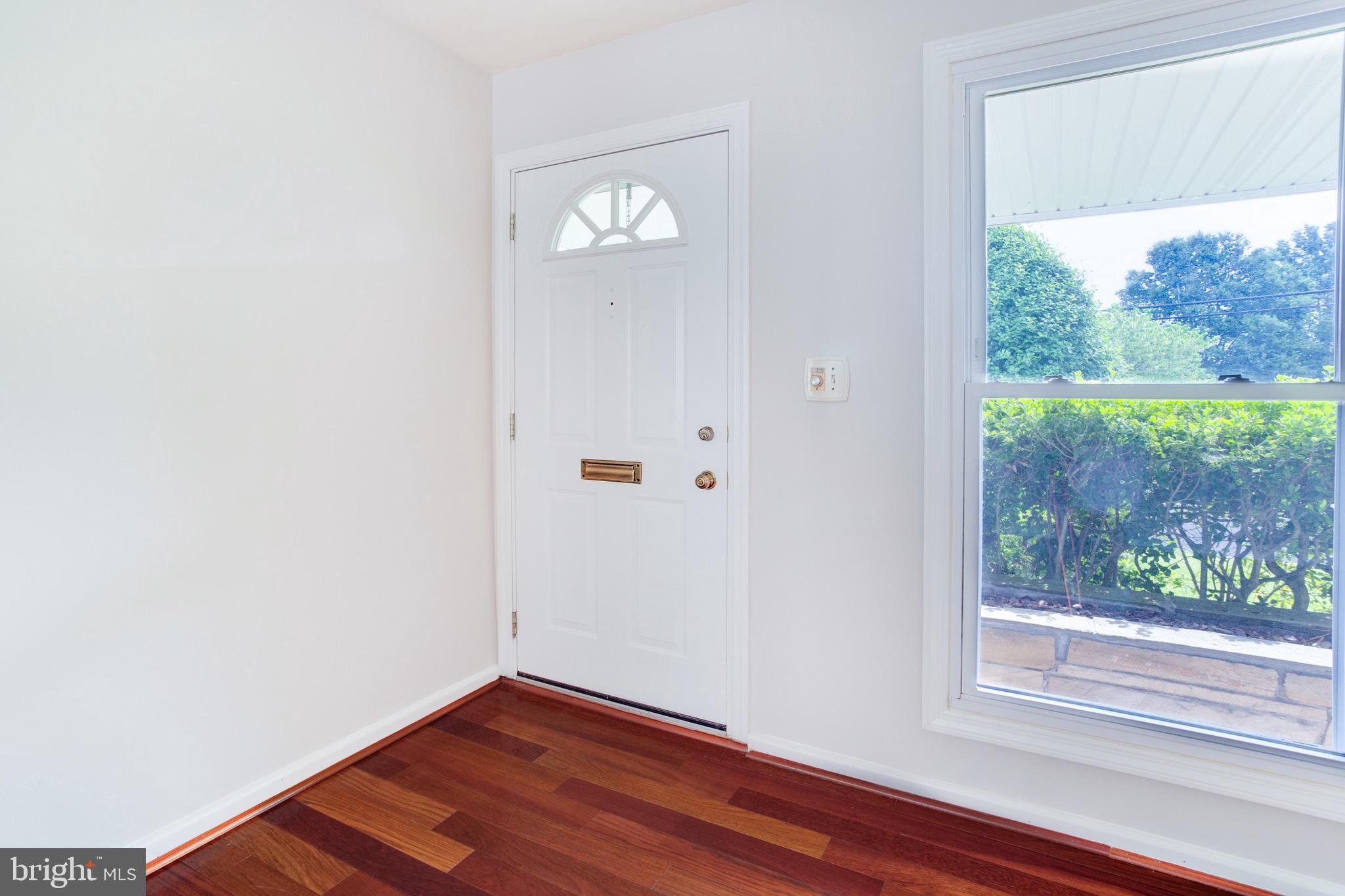 NEW CARROLLTON - Residential