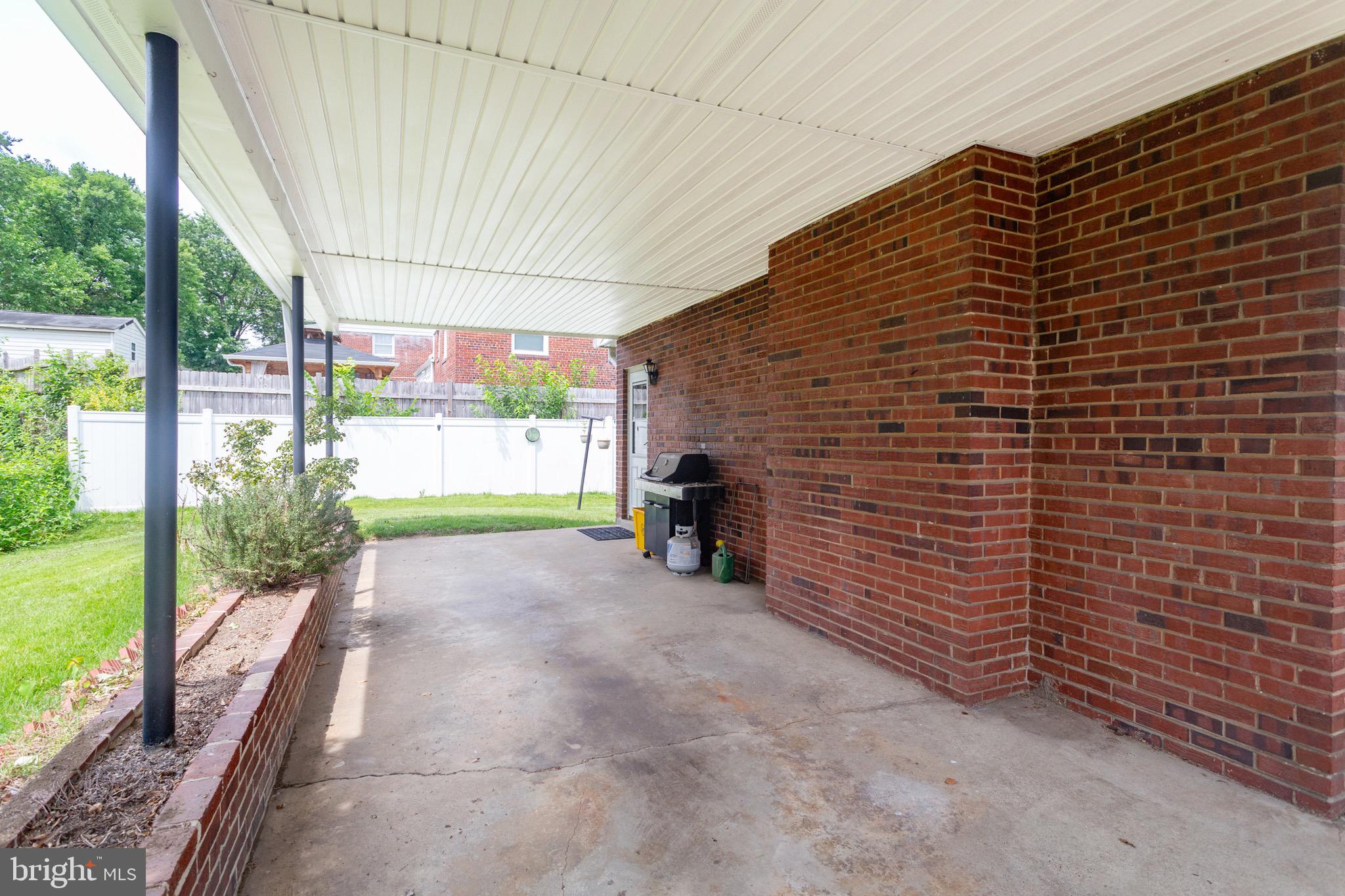 NEW CARROLLTON - Residential