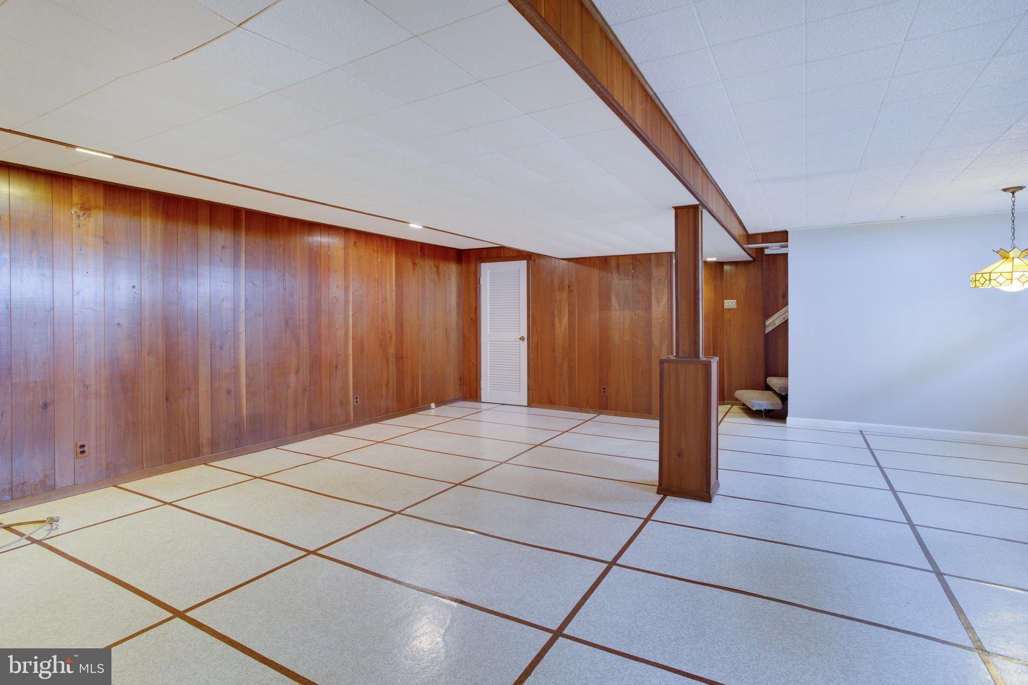 NEW CARROLLTON - Residential