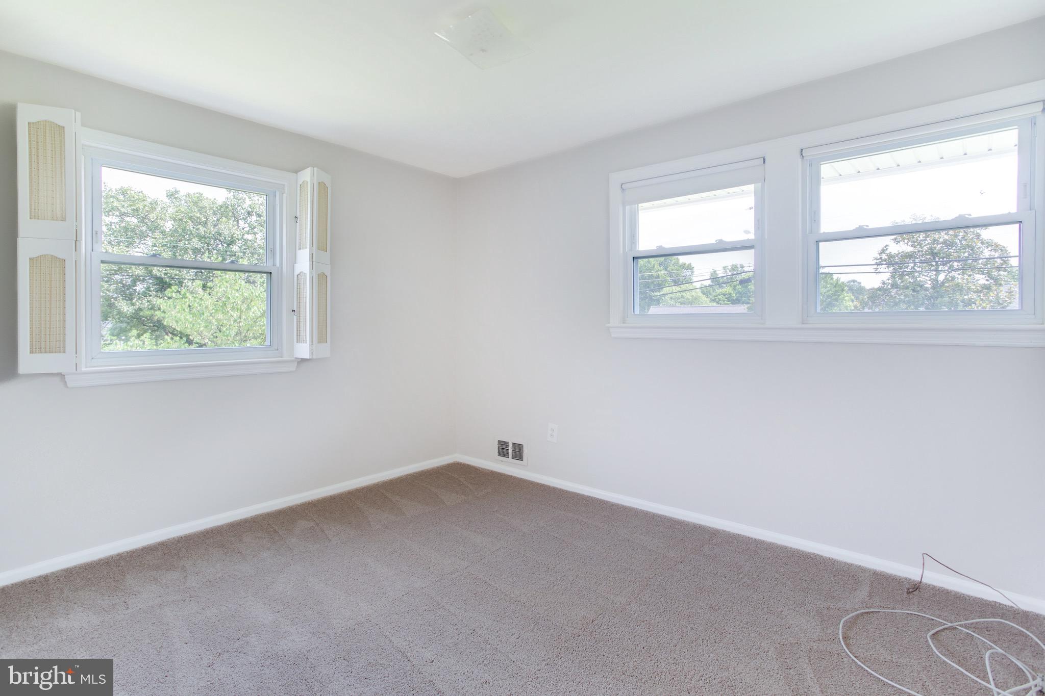 NEW CARROLLTON - Residential