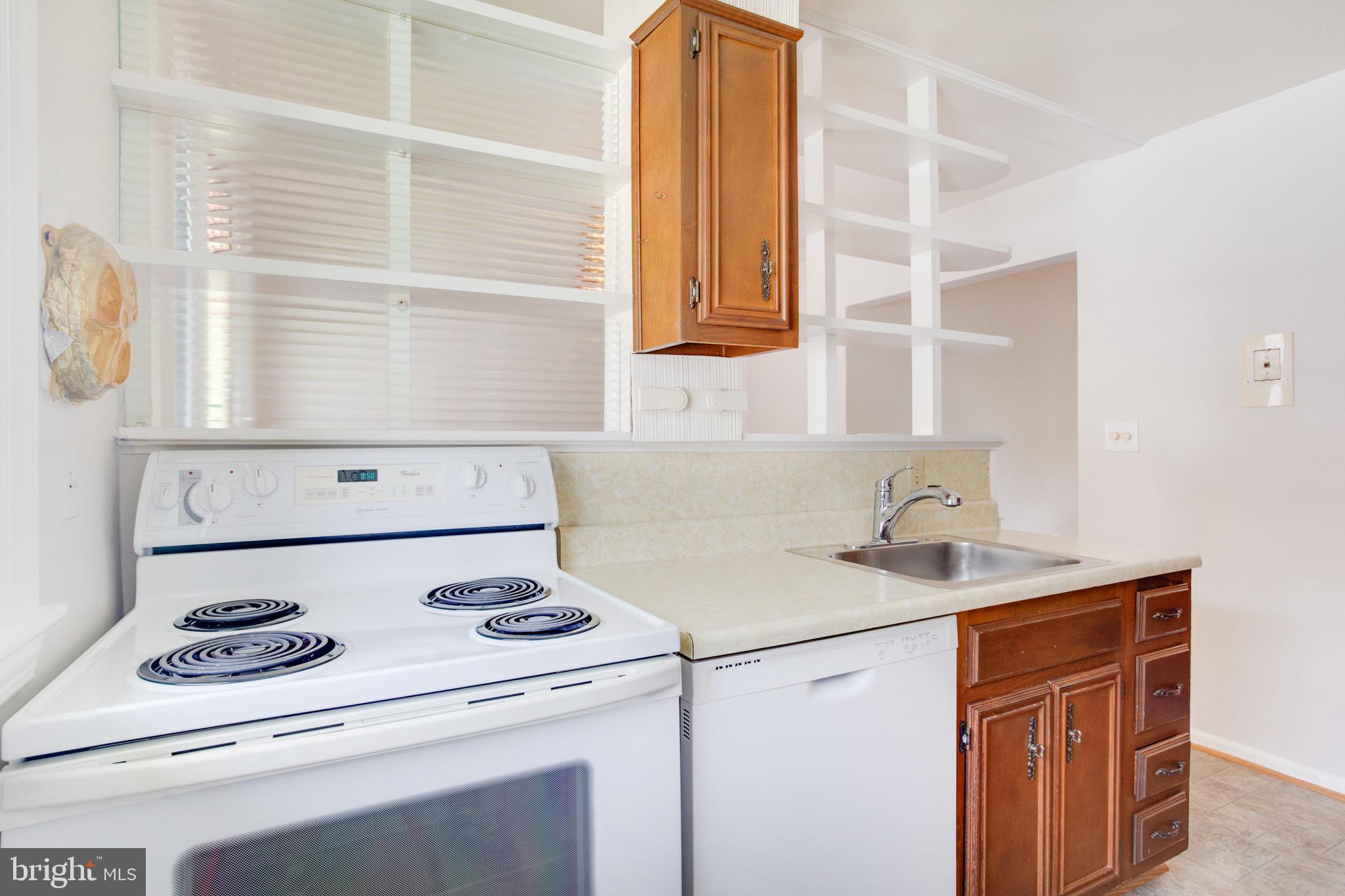 NEW CARROLLTON - Residential