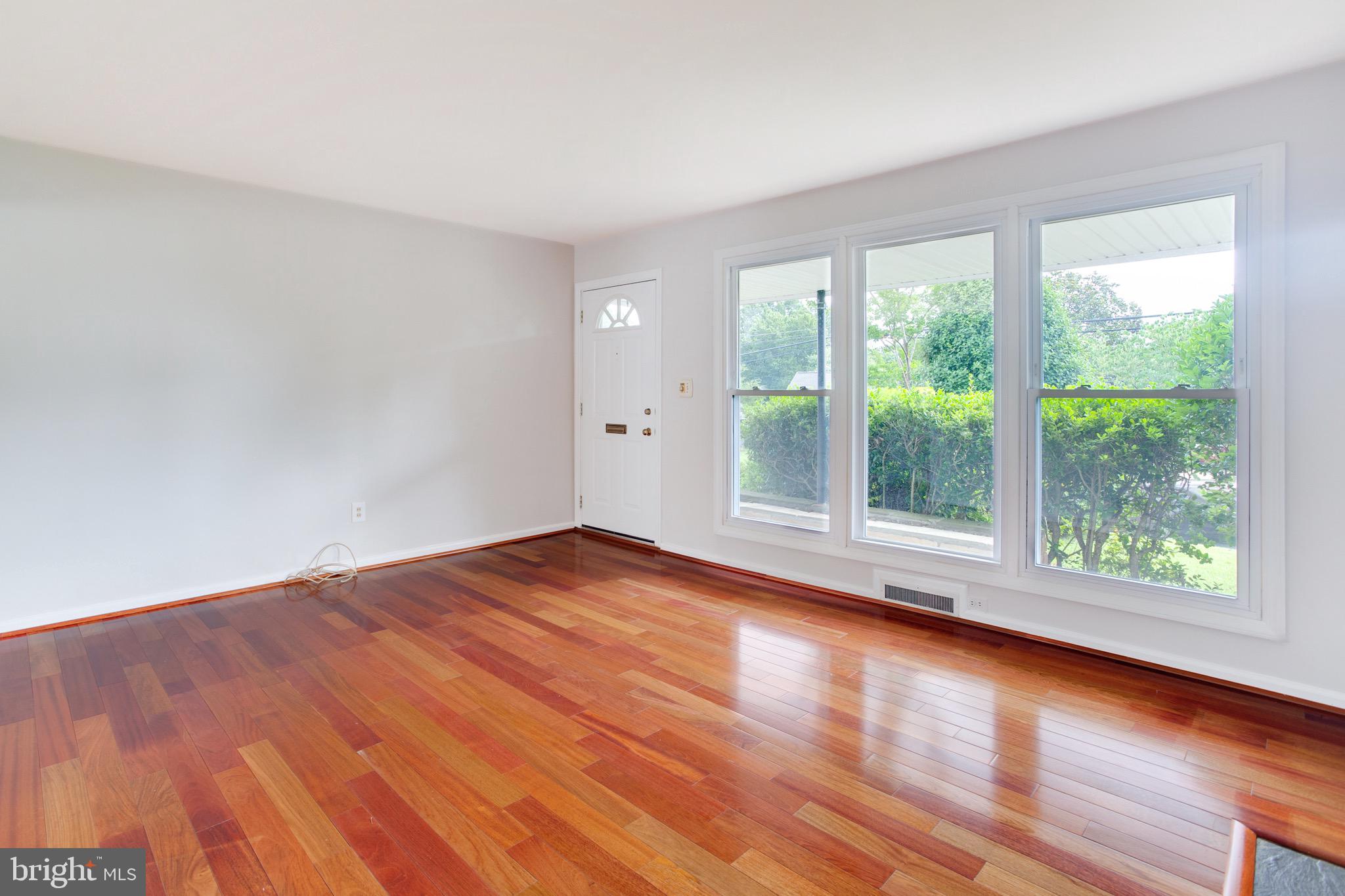 NEW CARROLLTON - Residential